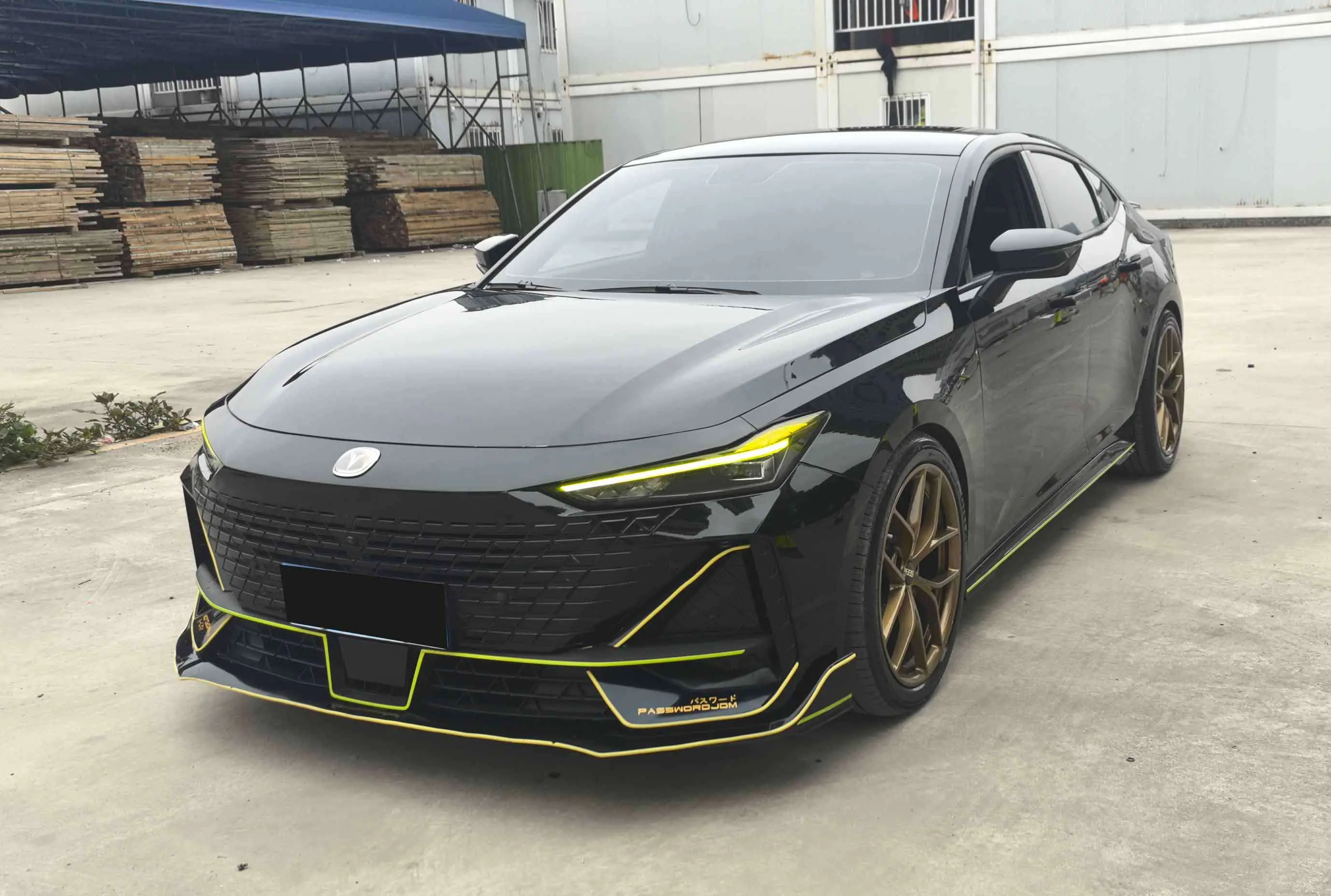 Changan UNI-V  из Китая