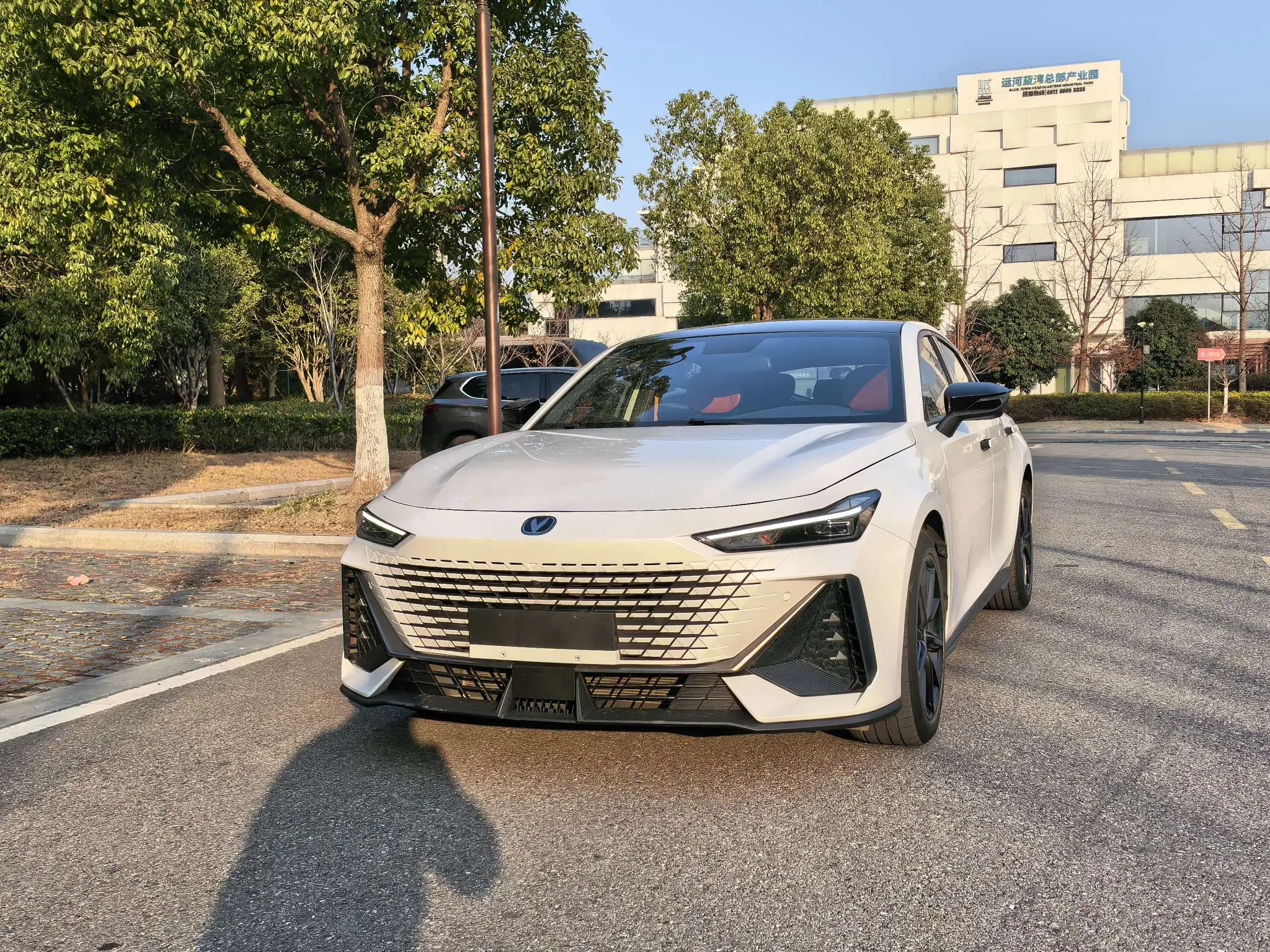 Changan UNI-V  из Китая