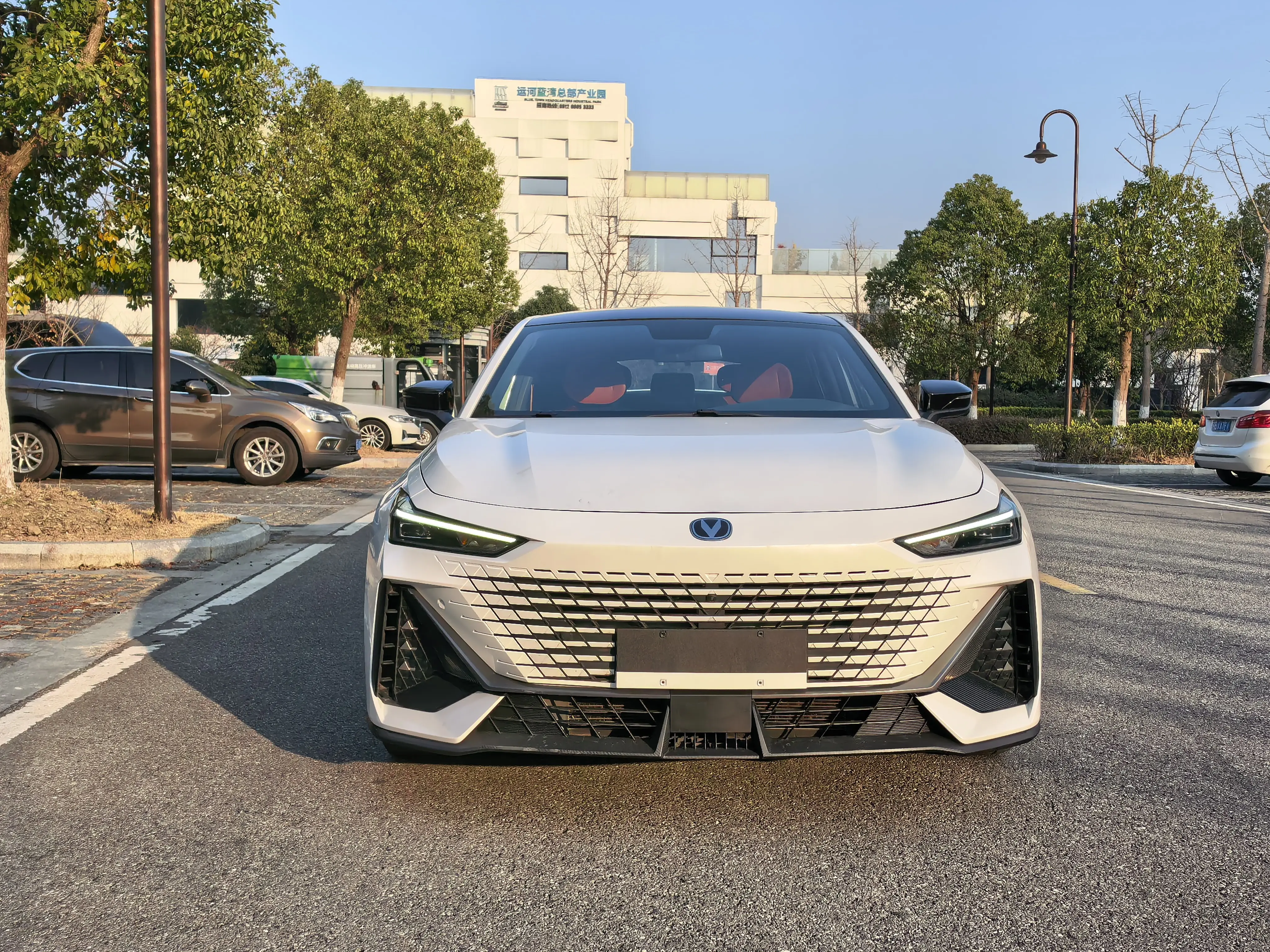 Changan UNI-V  из Китая