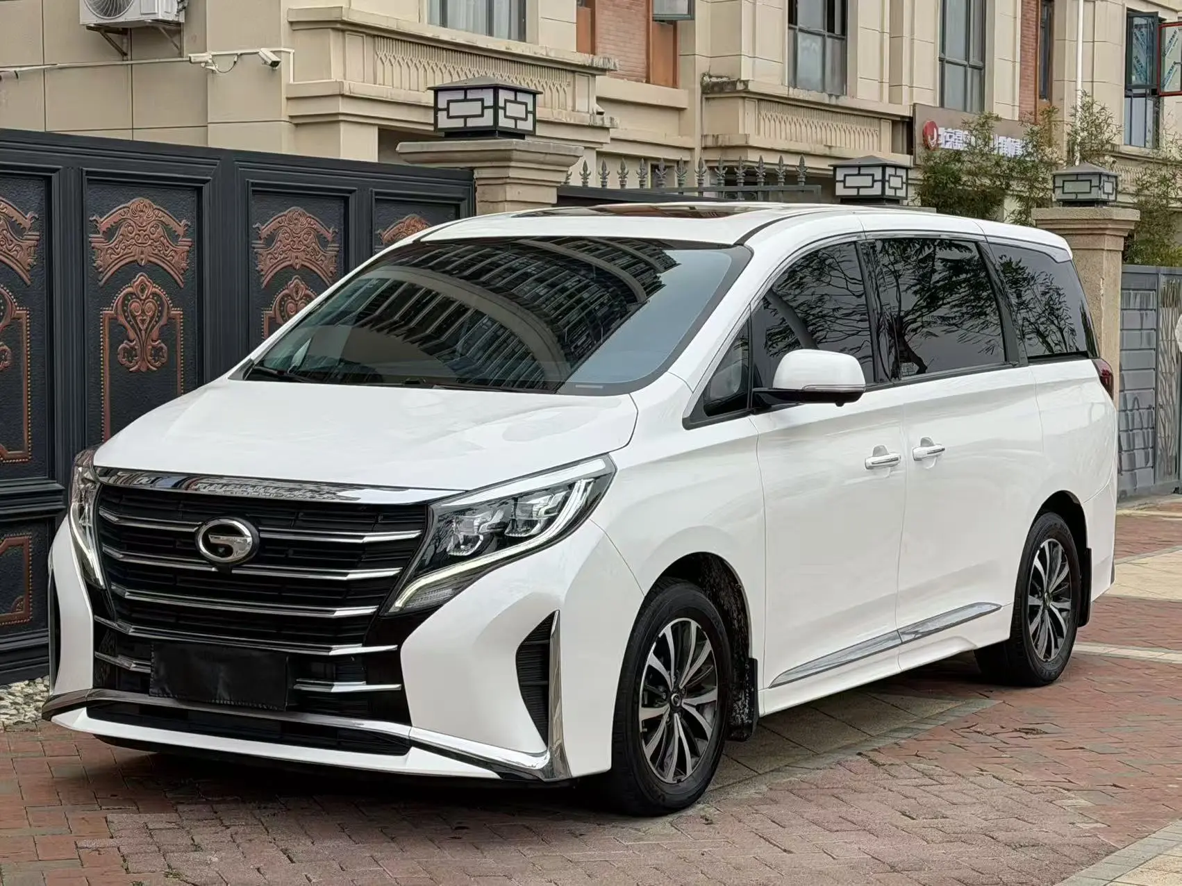 GAC Trumpchi M8  из Китая