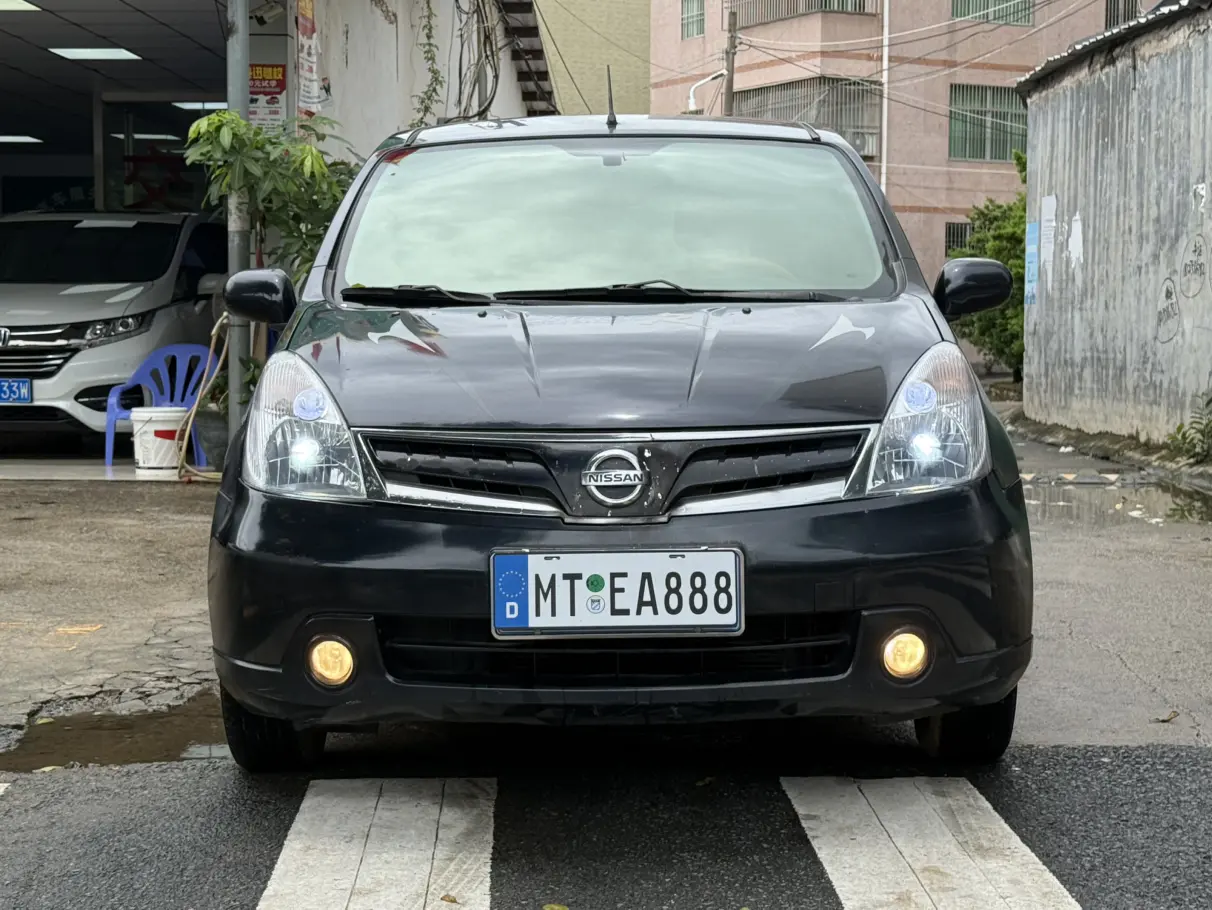Nissan Li Wei  из Китая