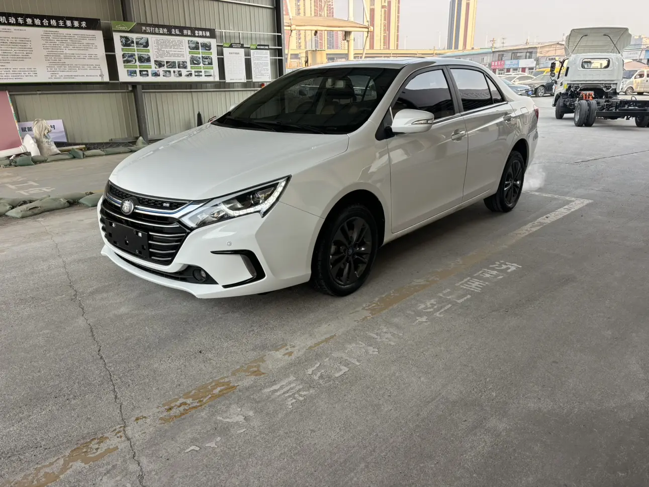 BYD Qin DM  из Китая