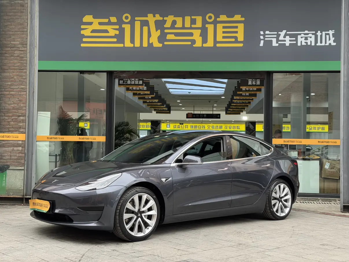 Tesla Model 3  из Китая