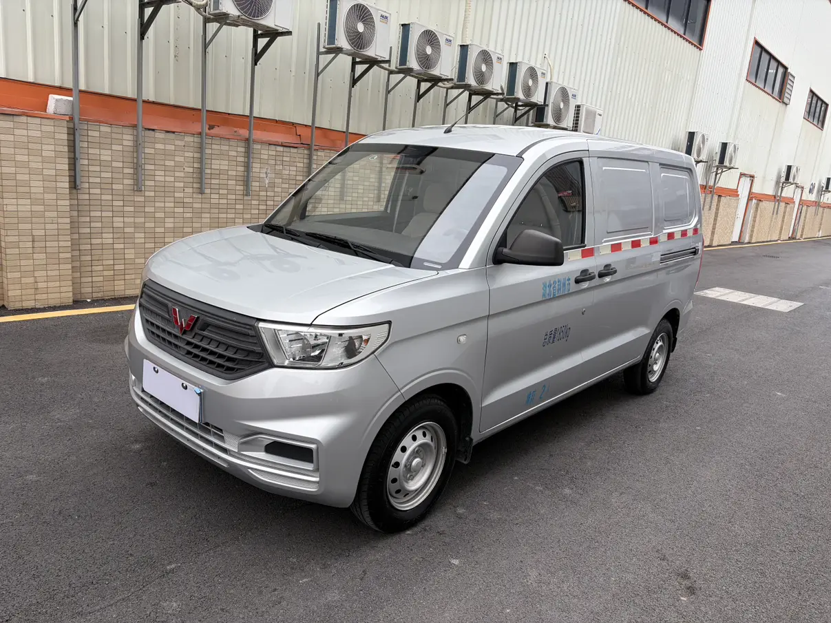 Wuling Hongguang V  из Китая