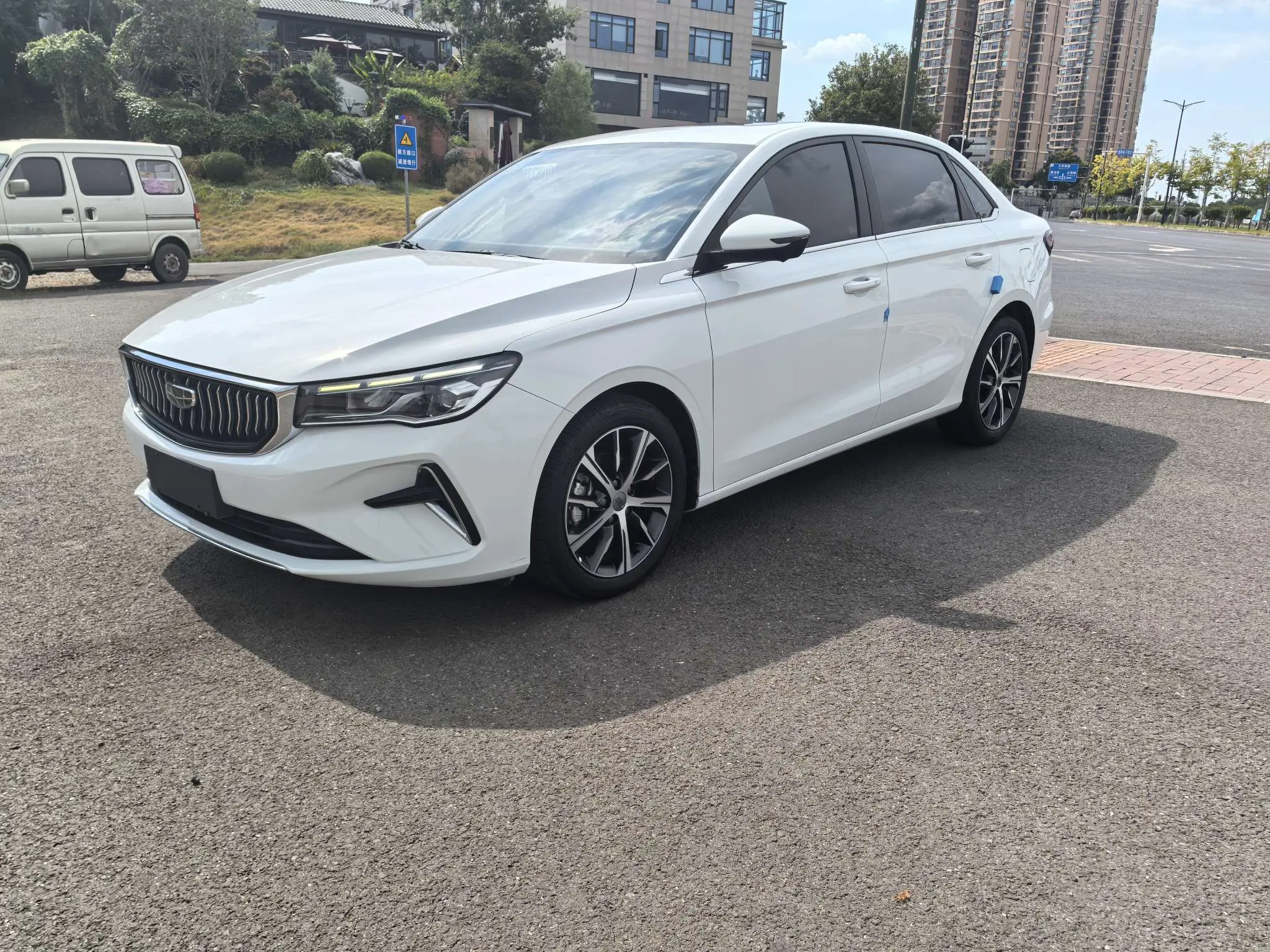 Geely Emgrand  из Китая