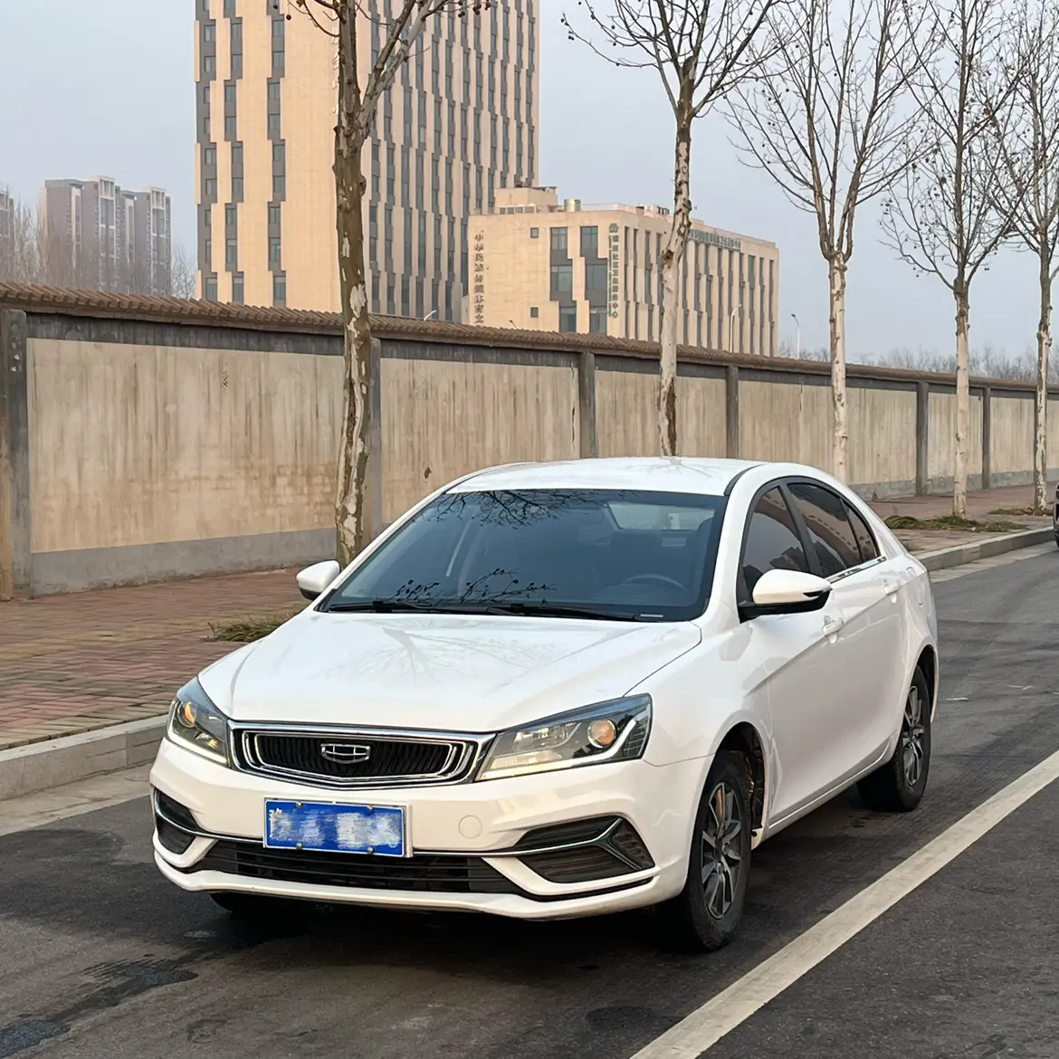 Geely Emgrand  из Китая