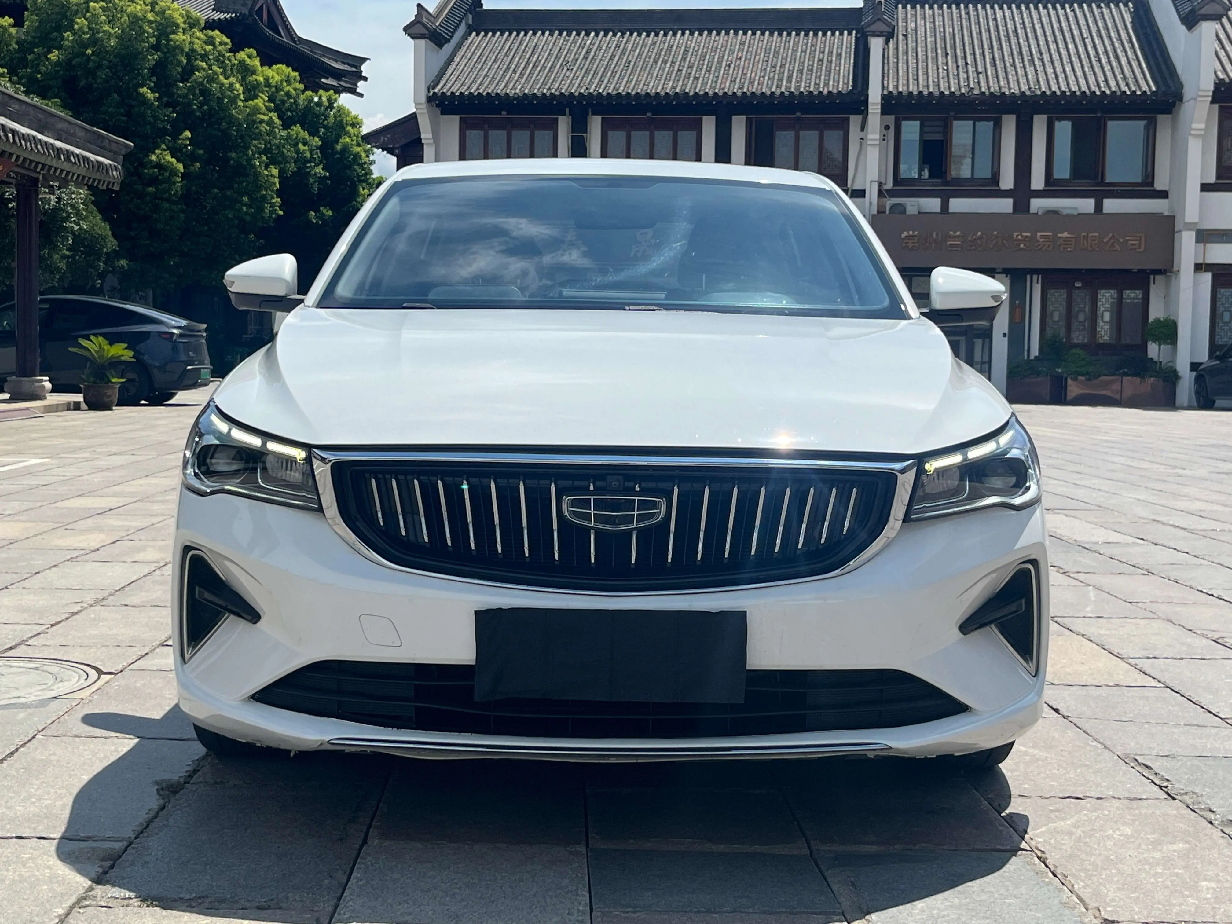 Geely Emgrand  из Китая