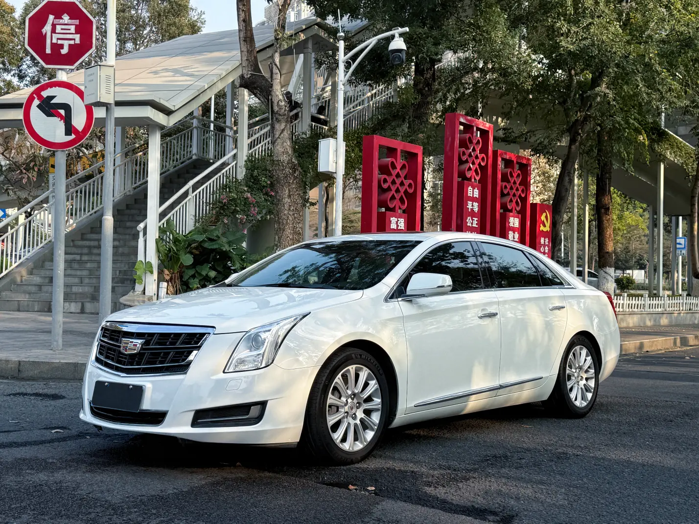Cadillac XTS  из Китая
