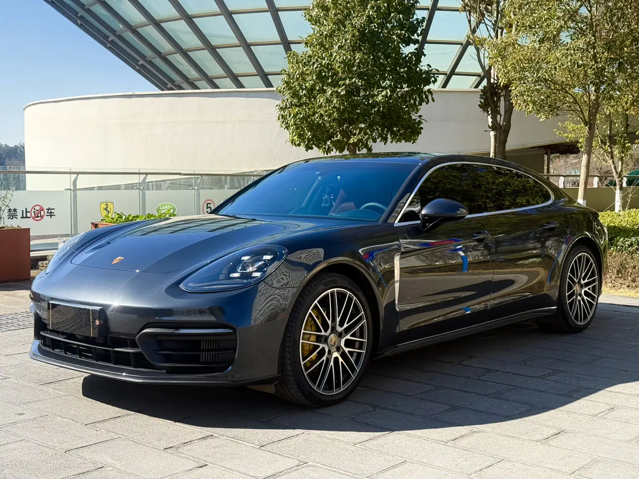 Porsche Panamera  из Китая