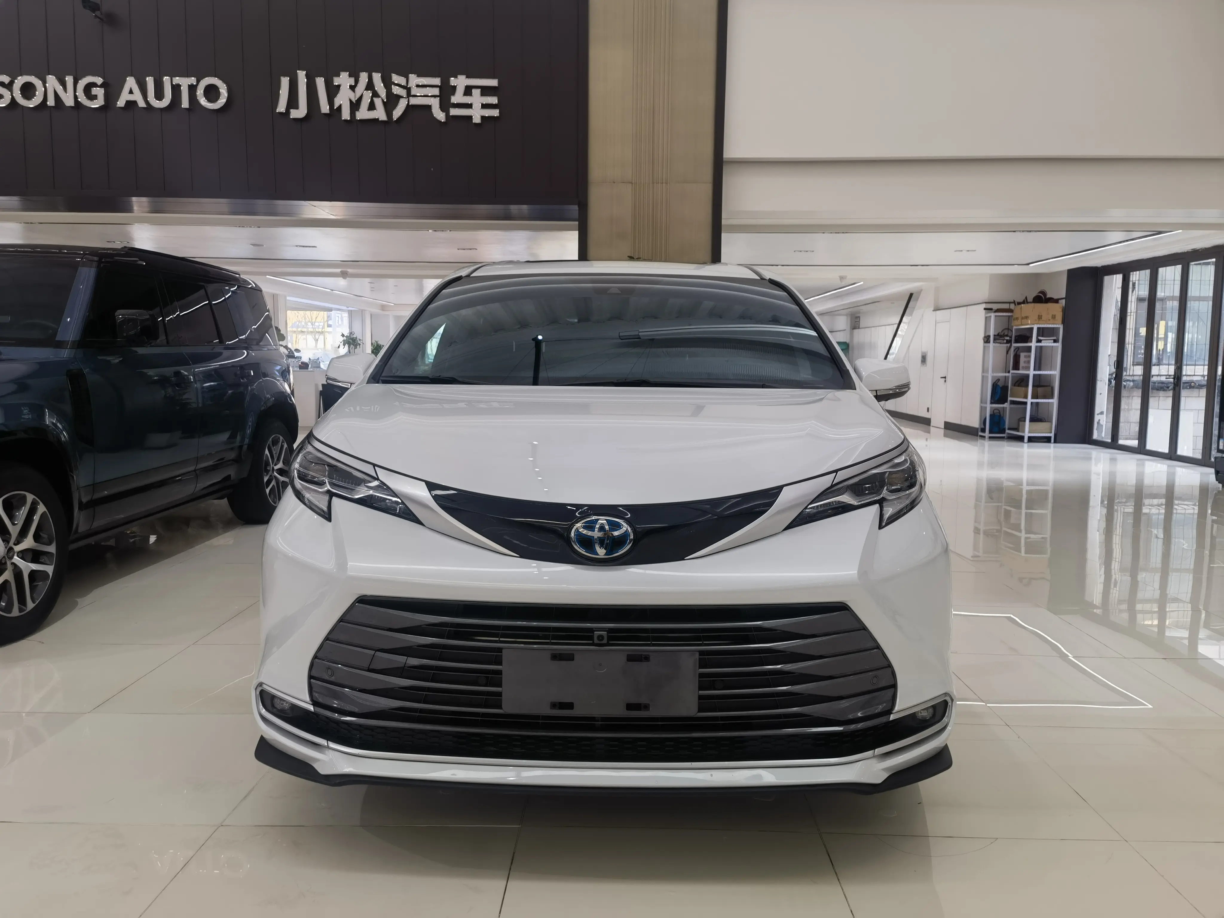 Toyota Sienna  из Китая