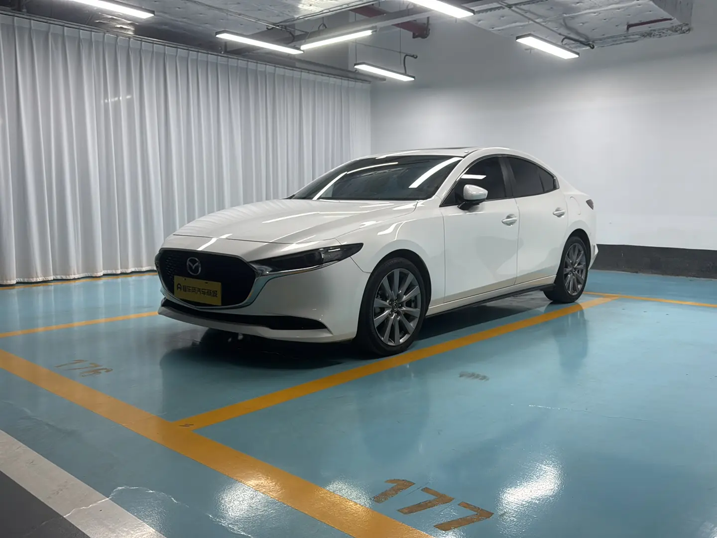 Mazda Axela (Mazda3)  из Китая