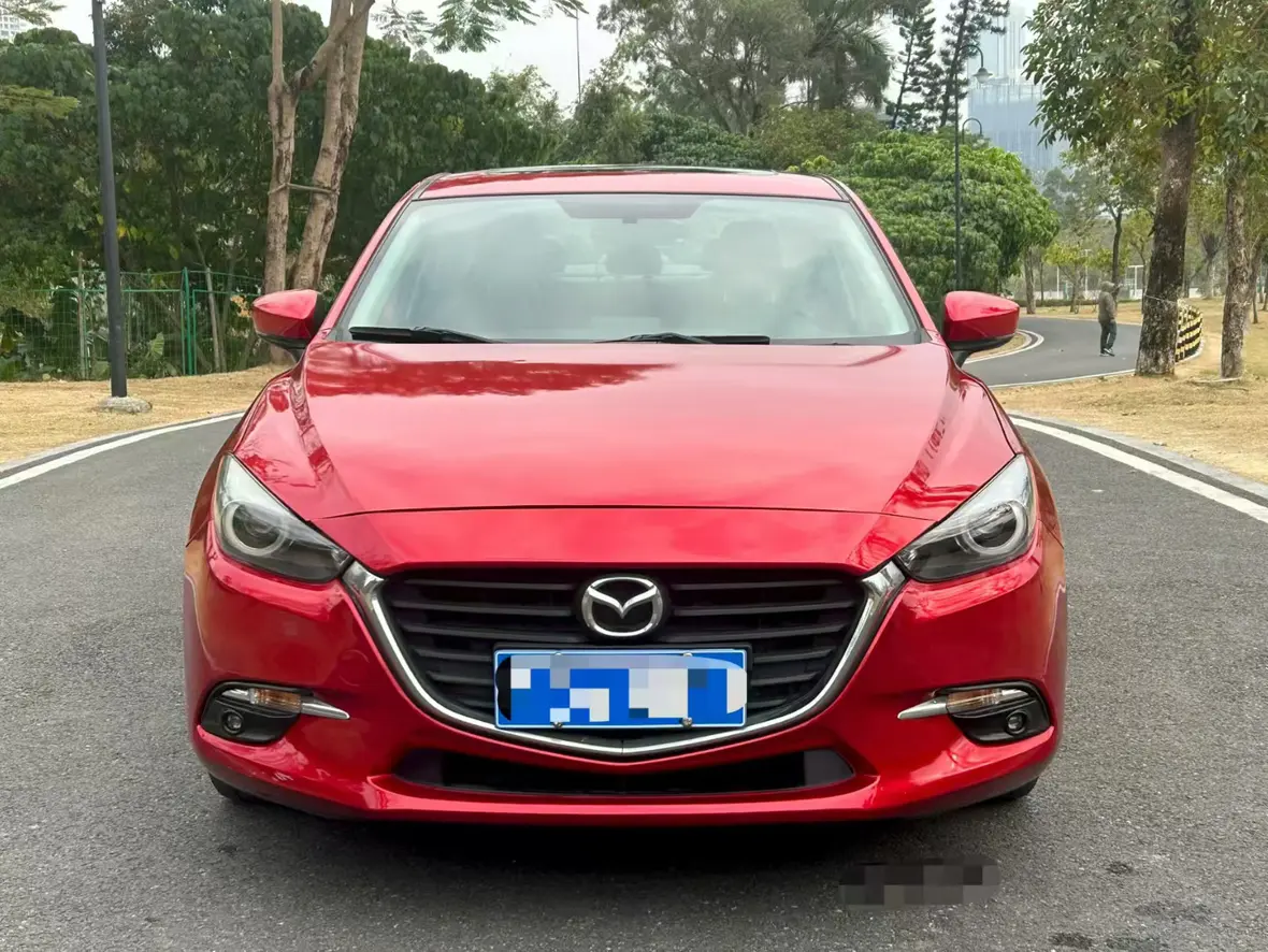 Mazda Axela (Mazda3)  из Китая