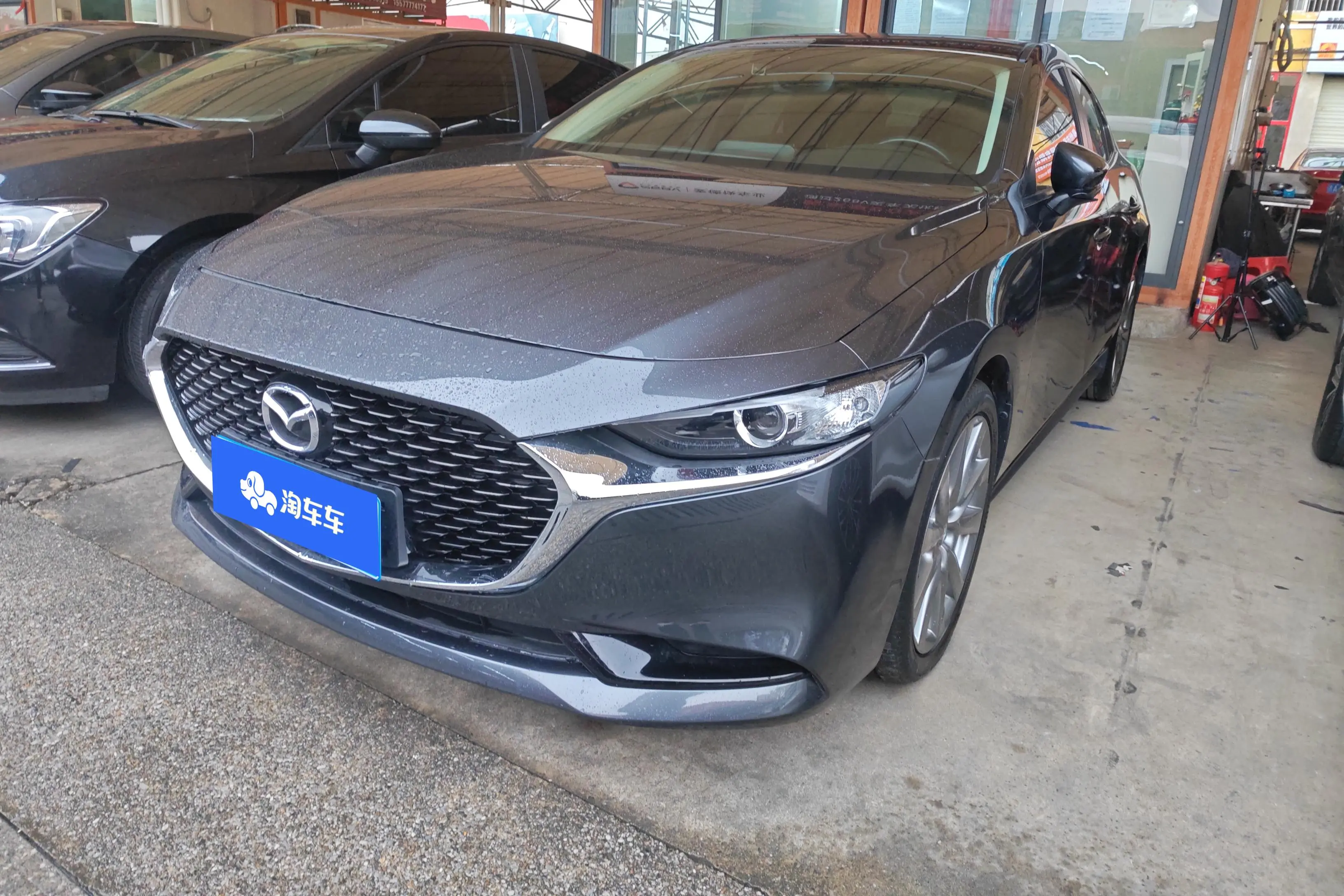 Mazda Axela (Mazda3)  из Китая