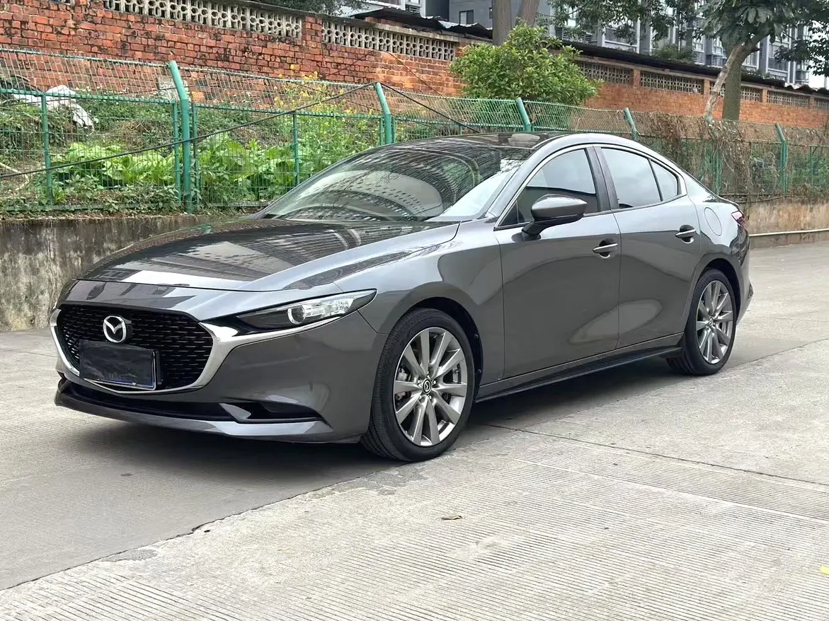 Mazda Axela (Mazda3)  из Китая