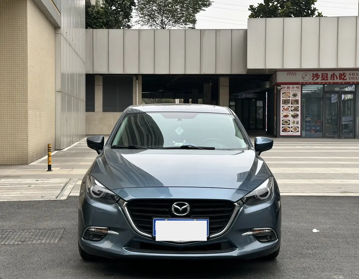 Mazda Axela (Mazda3)  из Китая