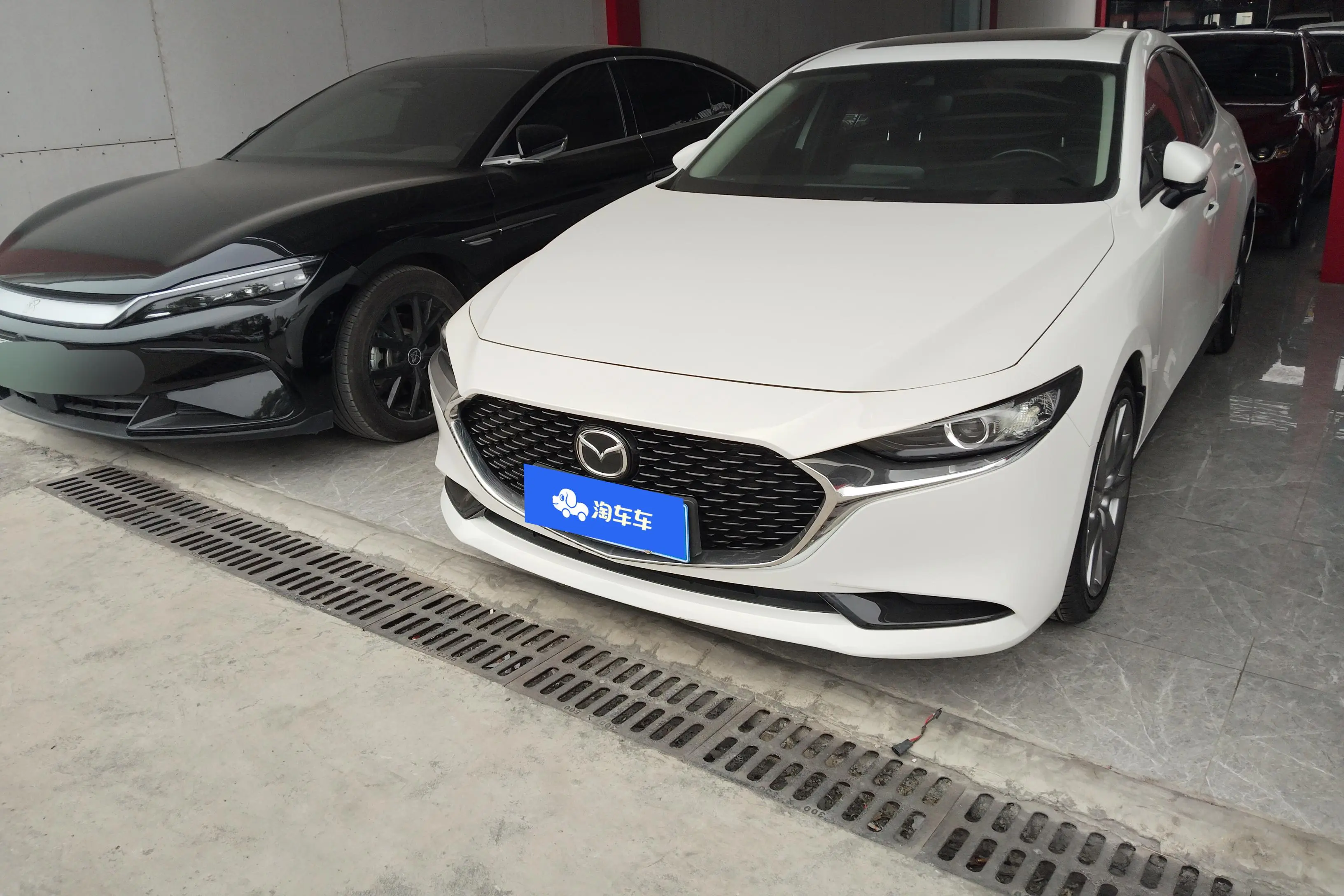 Mazda Axela (Mazda3)  из Китая