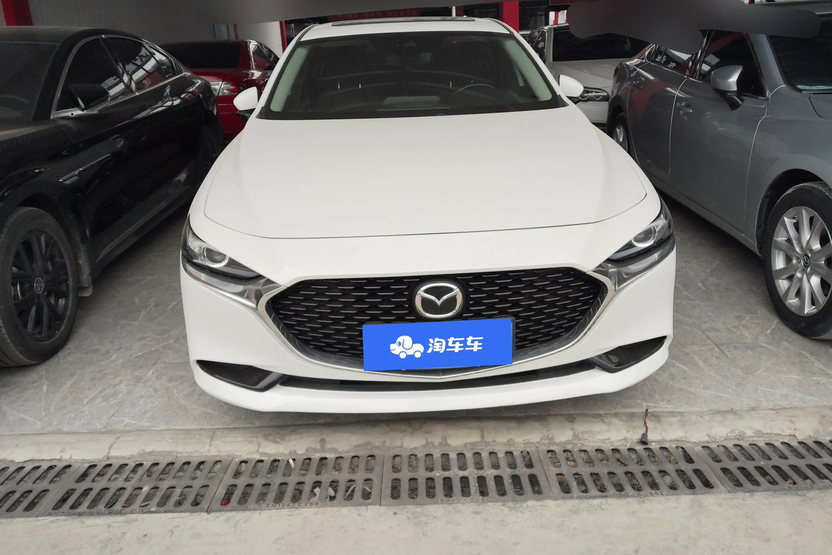 Mazda Axela (Mazda3)  из Китая