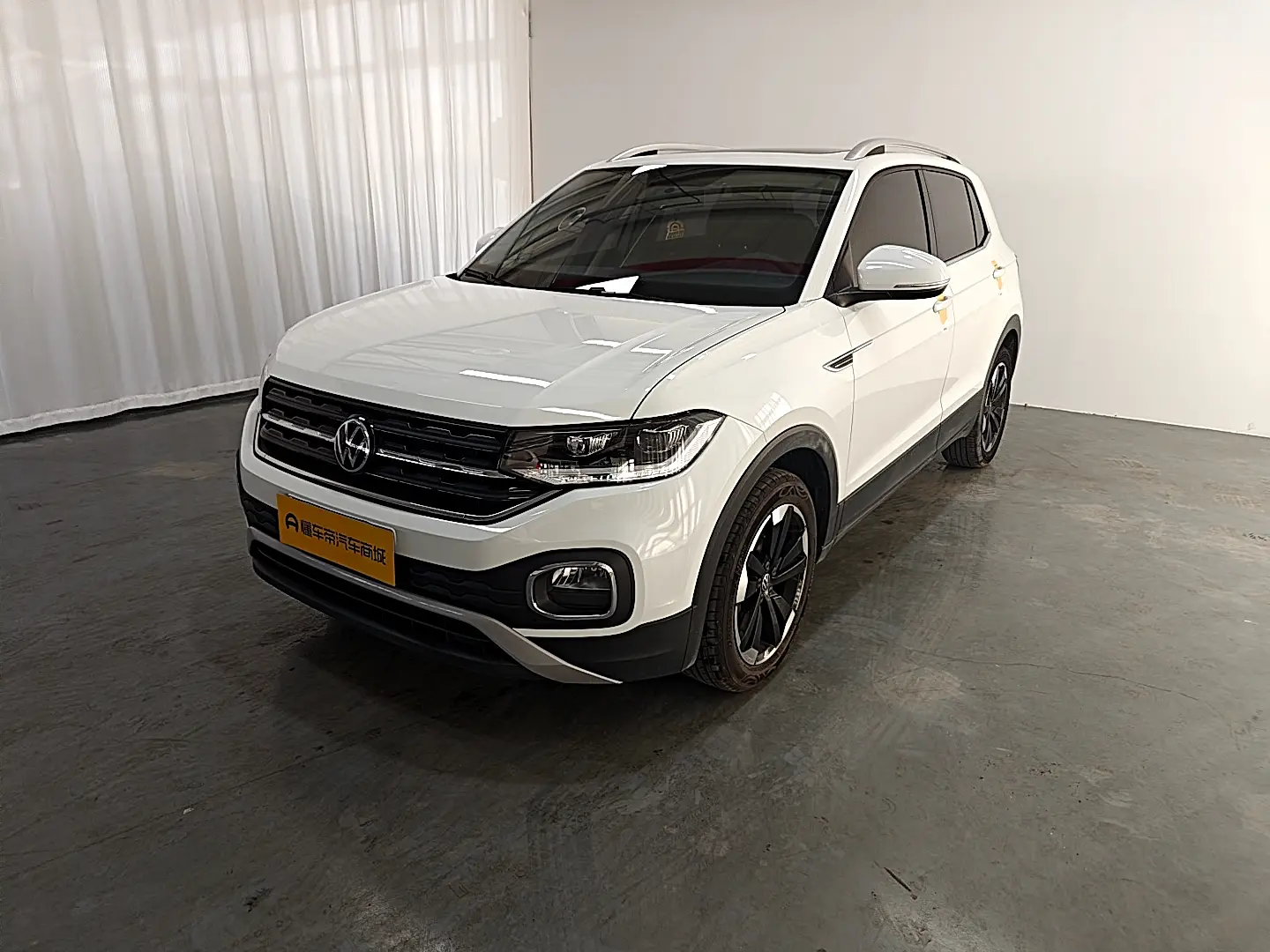 Volkswagen Explore the shadows  из Китая