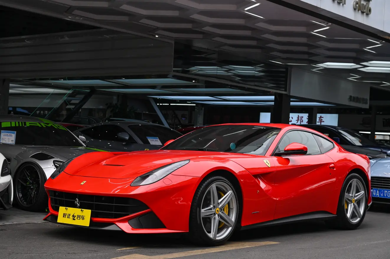 Ferrari F12berlinetta  из Китая