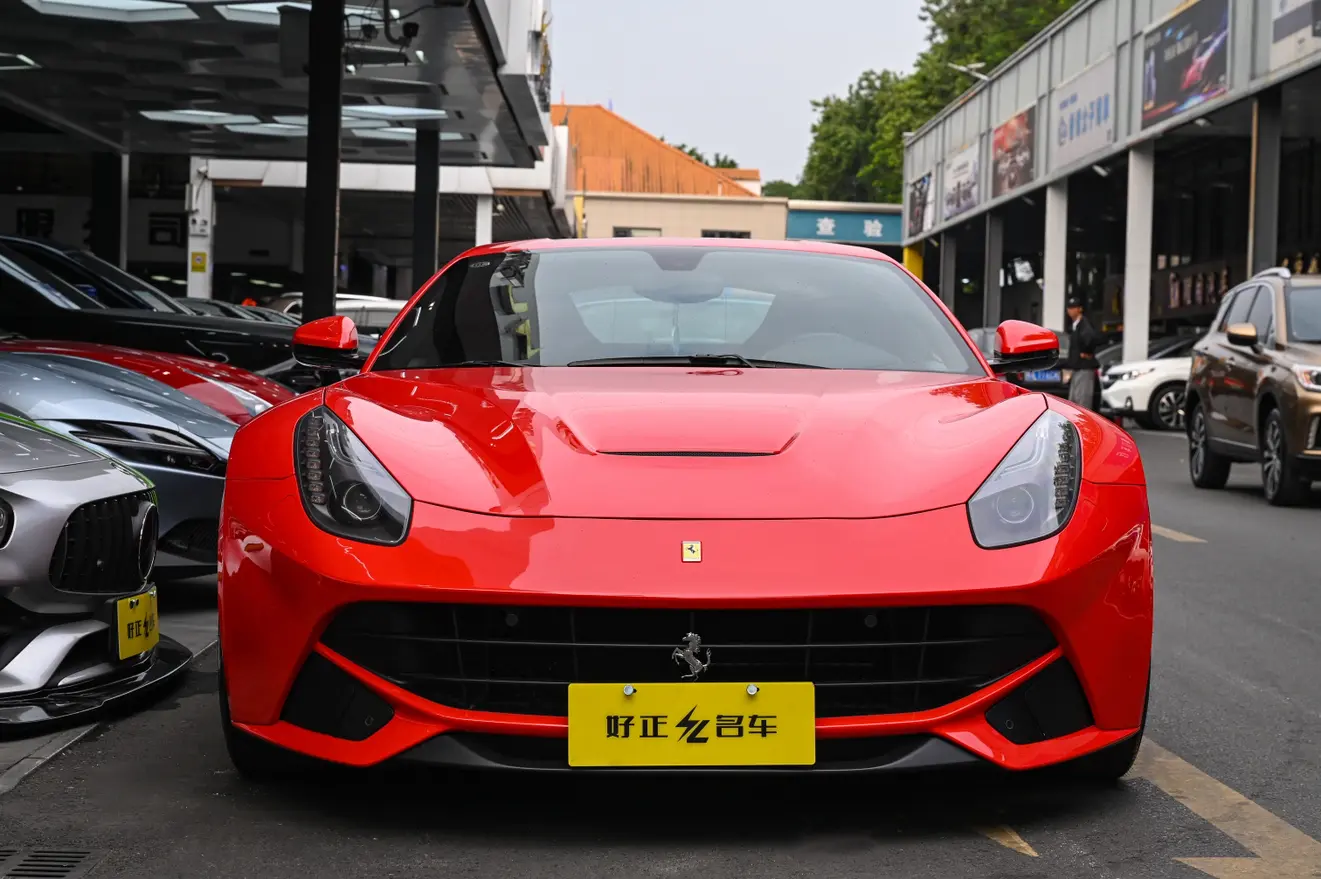 Ferrari F12berlinetta  из Китая