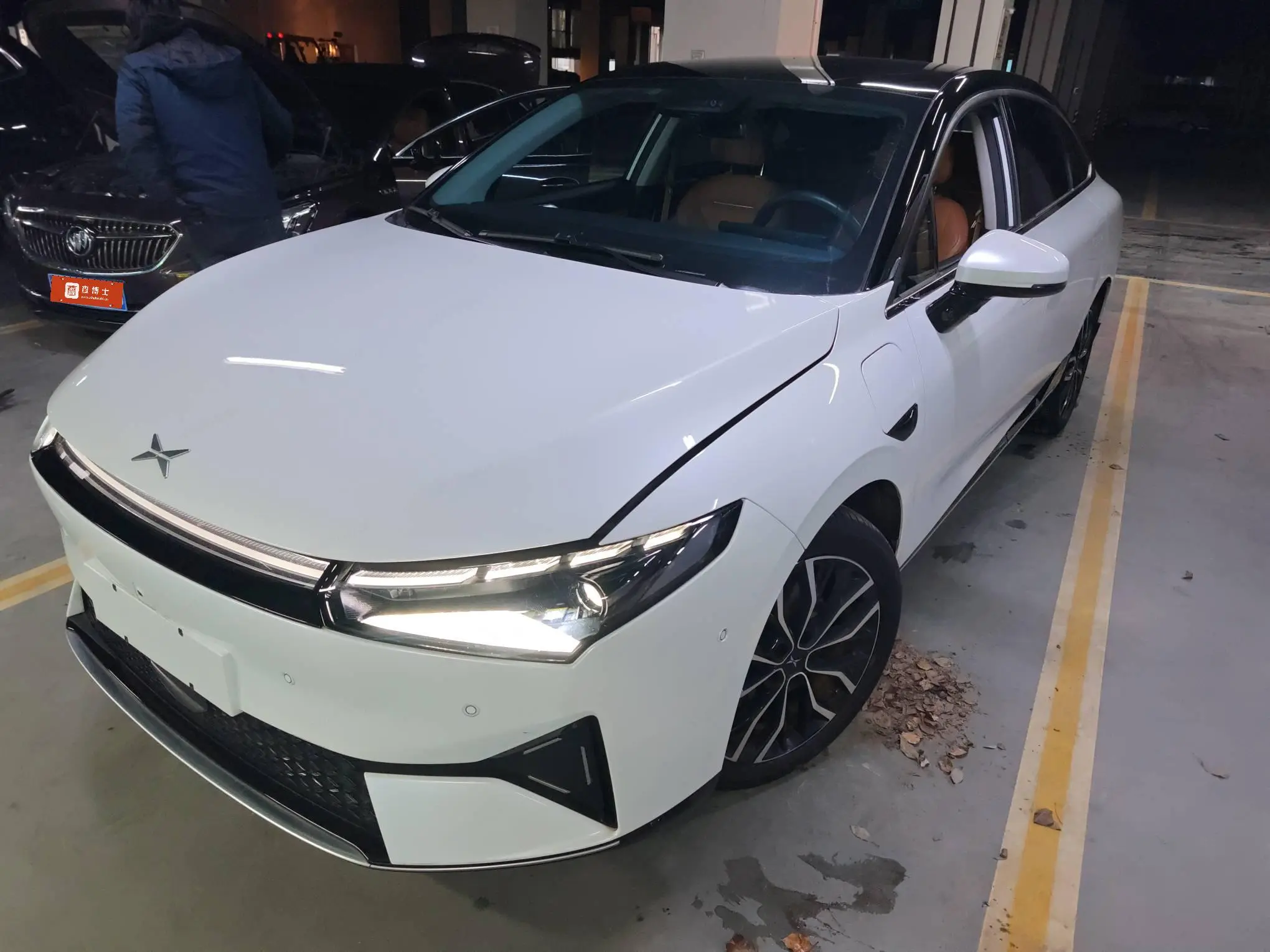 Xpeng P5  из Китая