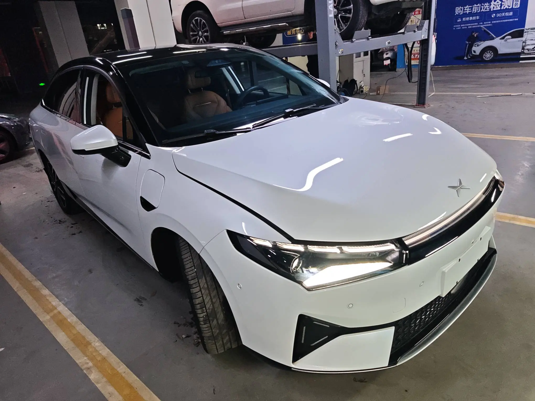 Xpeng P5  из Китая