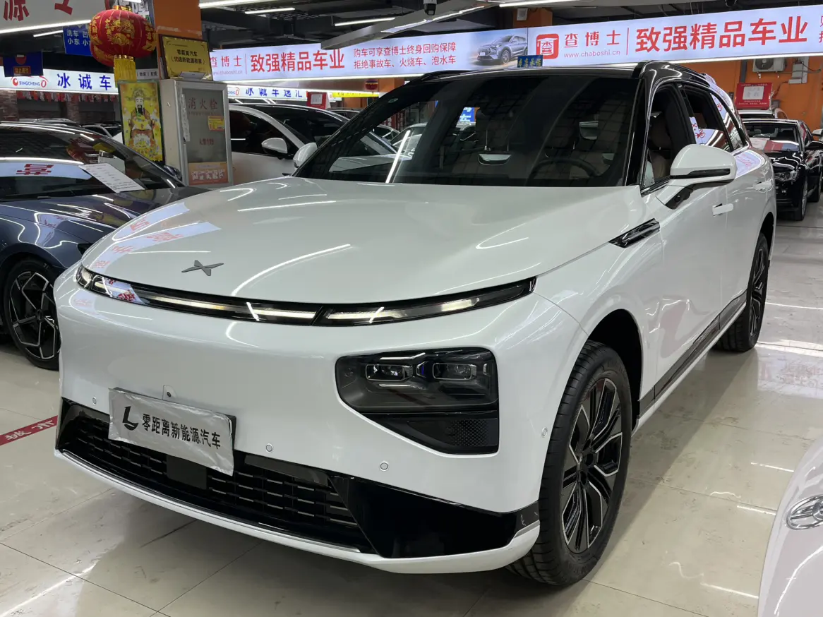 Xpeng G9  из Китая