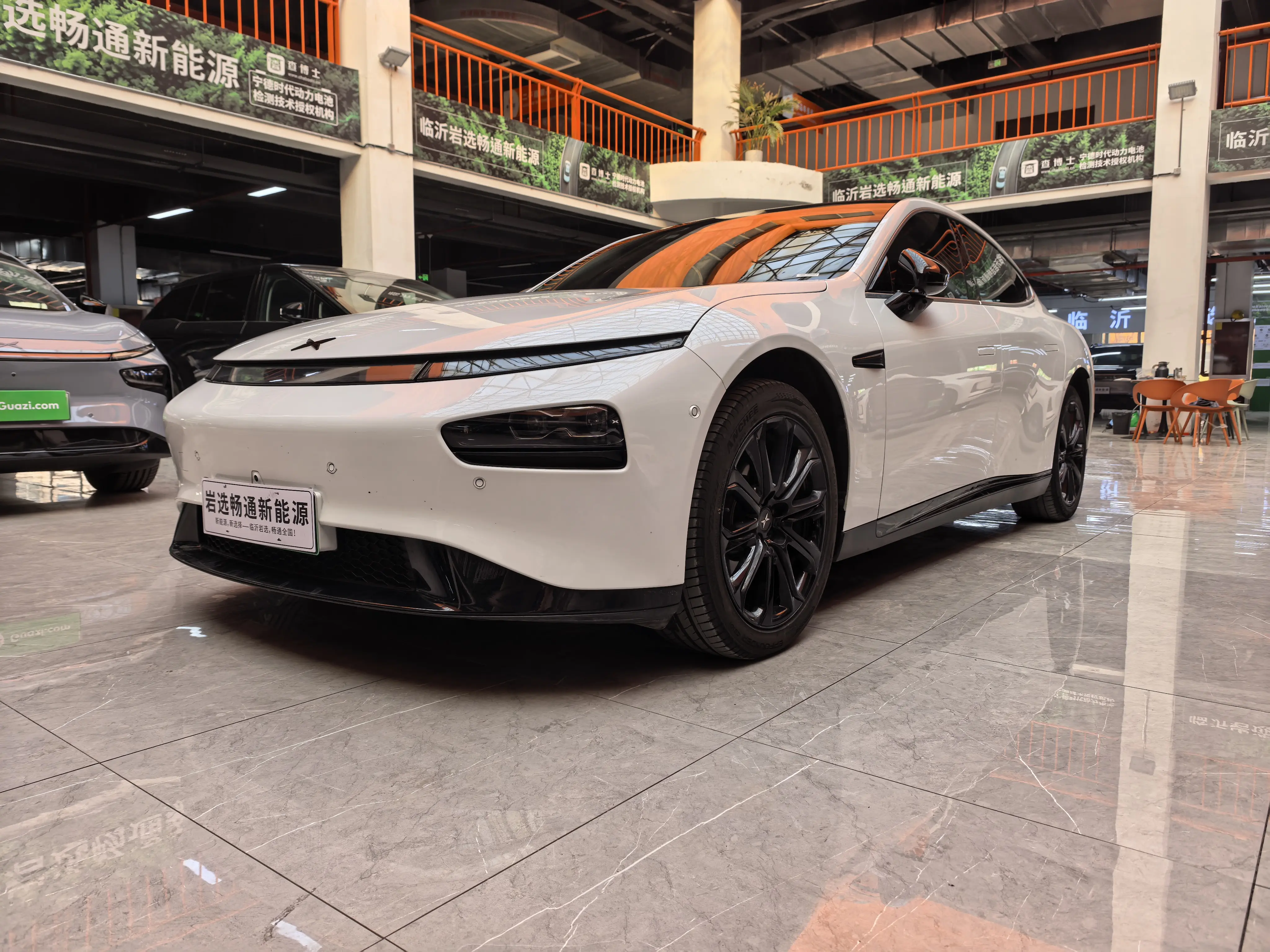 Xpeng P7  из Китая