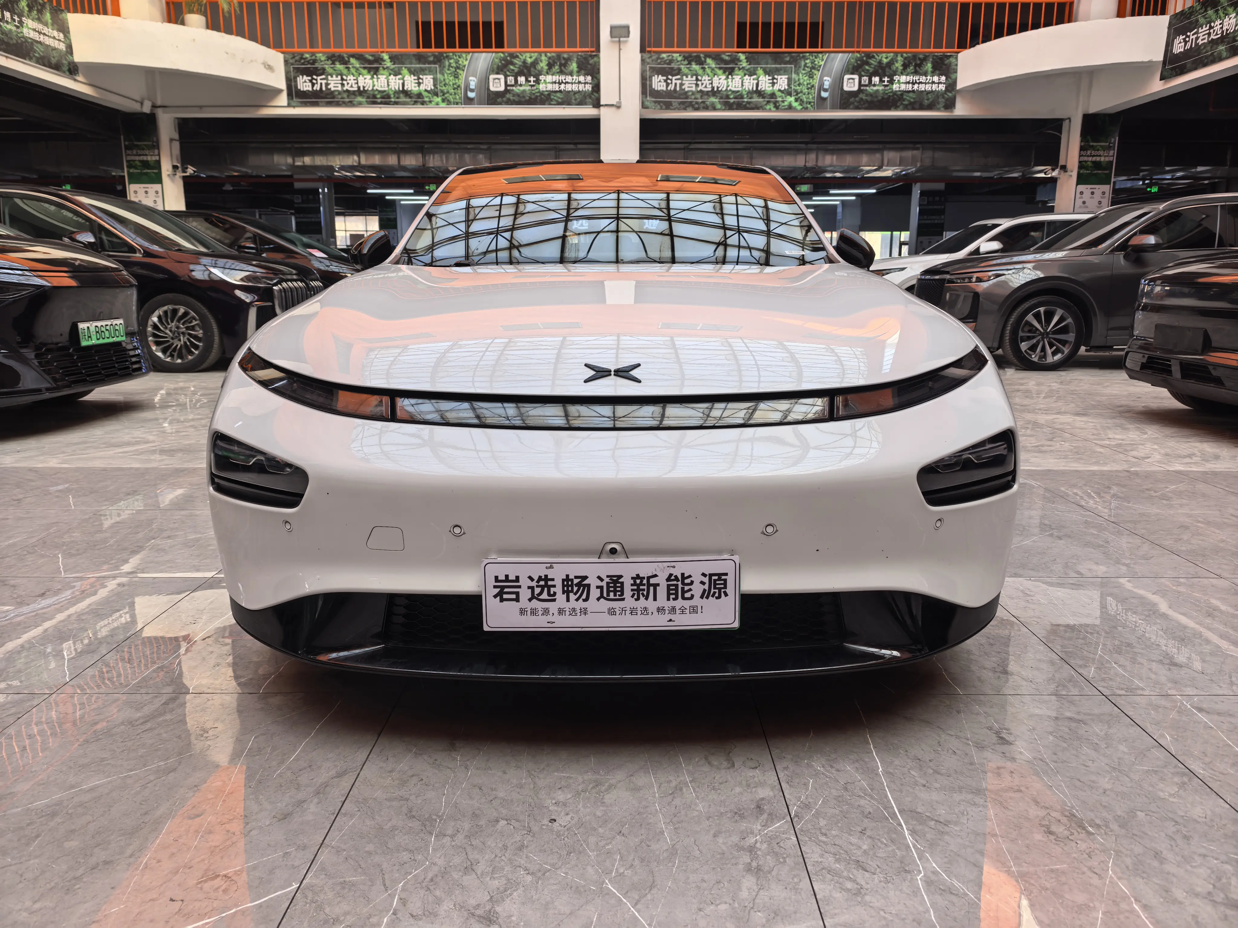 Xpeng P7  из Китая