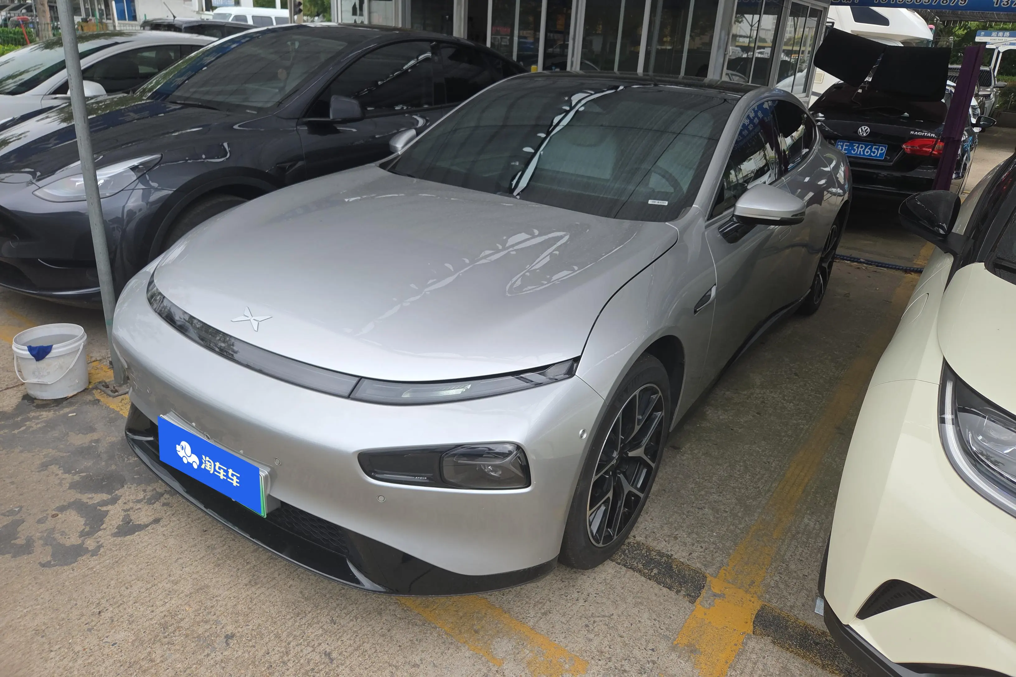 Xpeng P7  из Китая