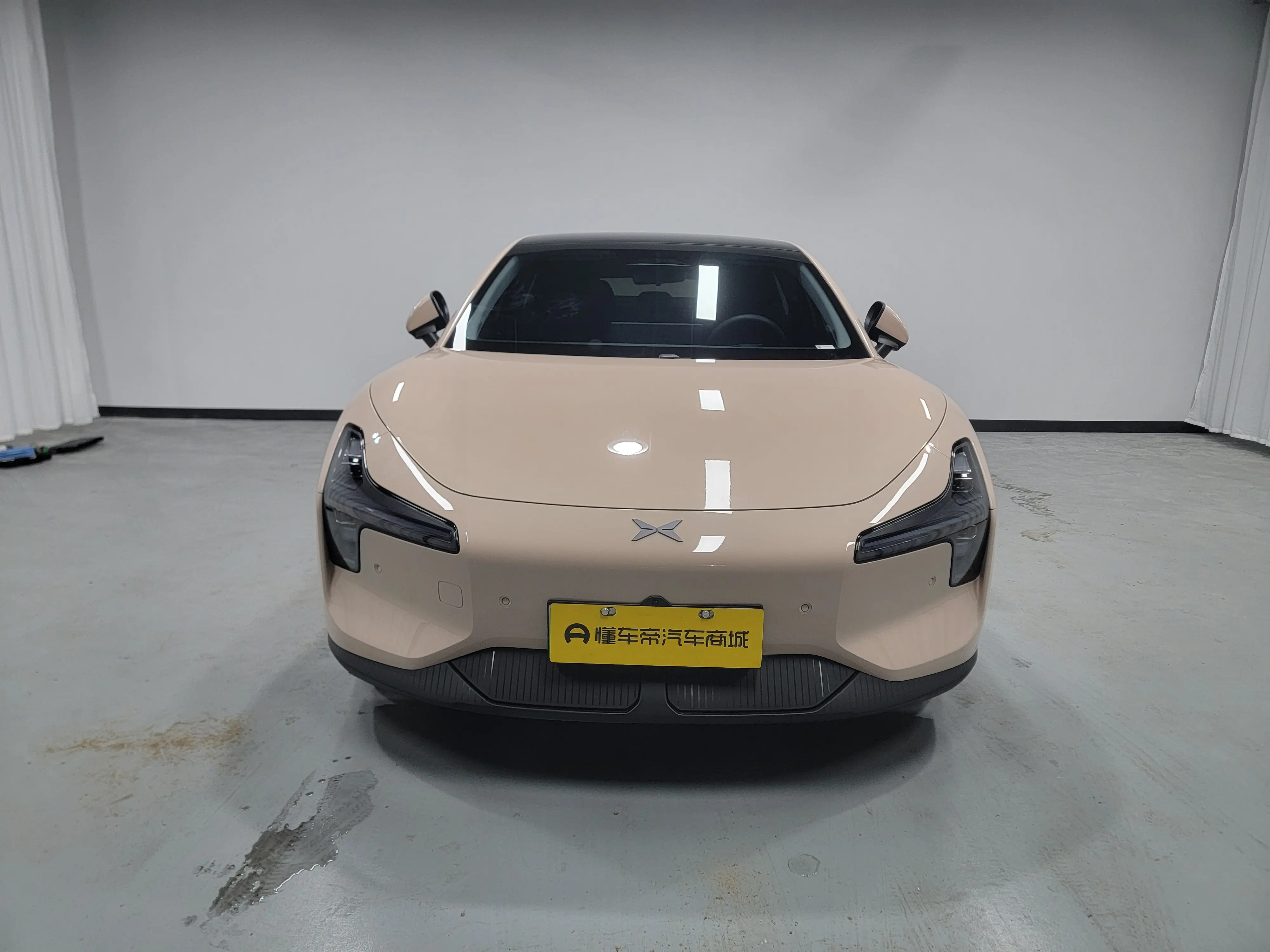 Xpeng Xiaopeng MONA M03  из Китая