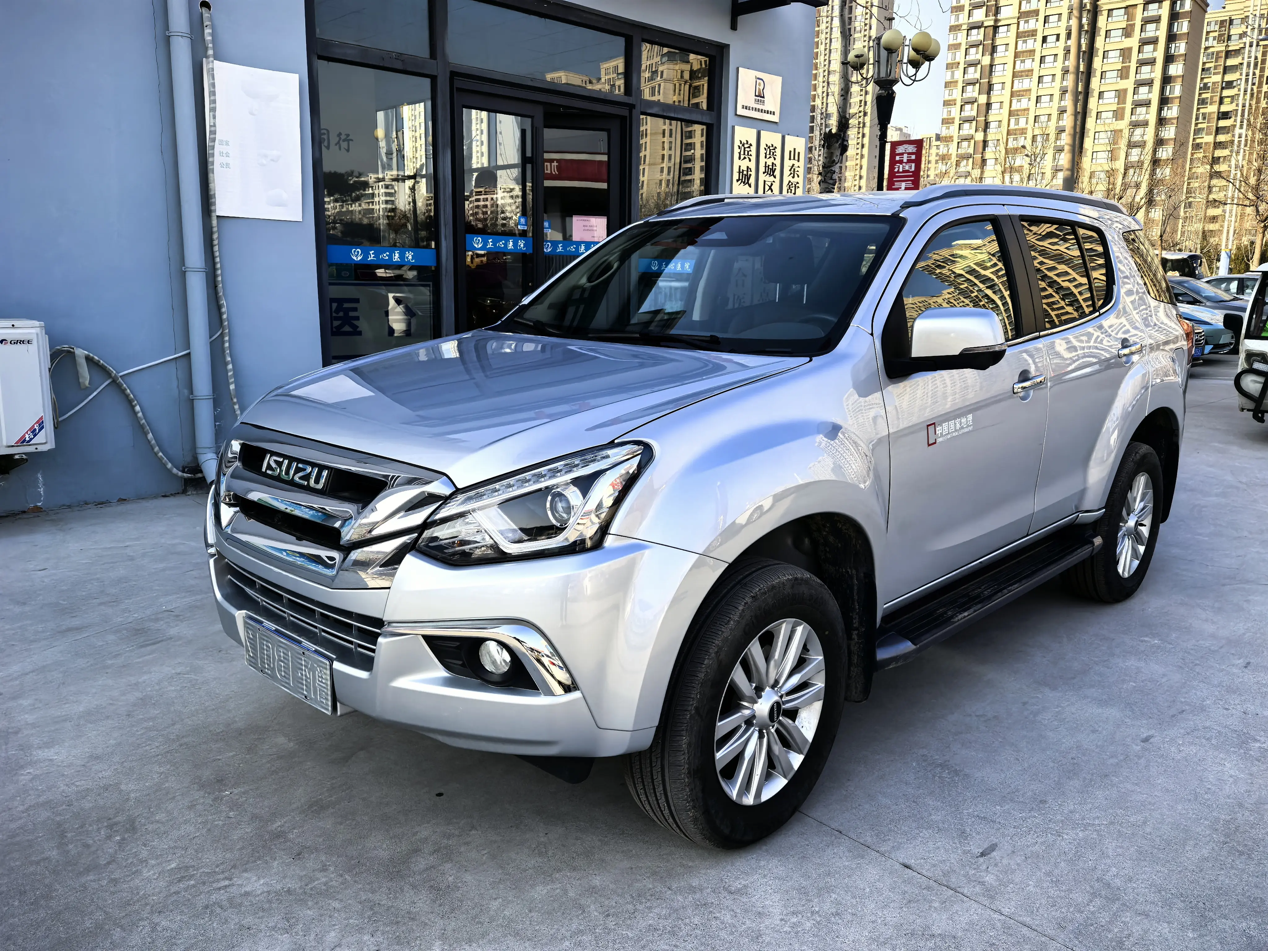 Isuzu Mu-X Shepherd  из Китая