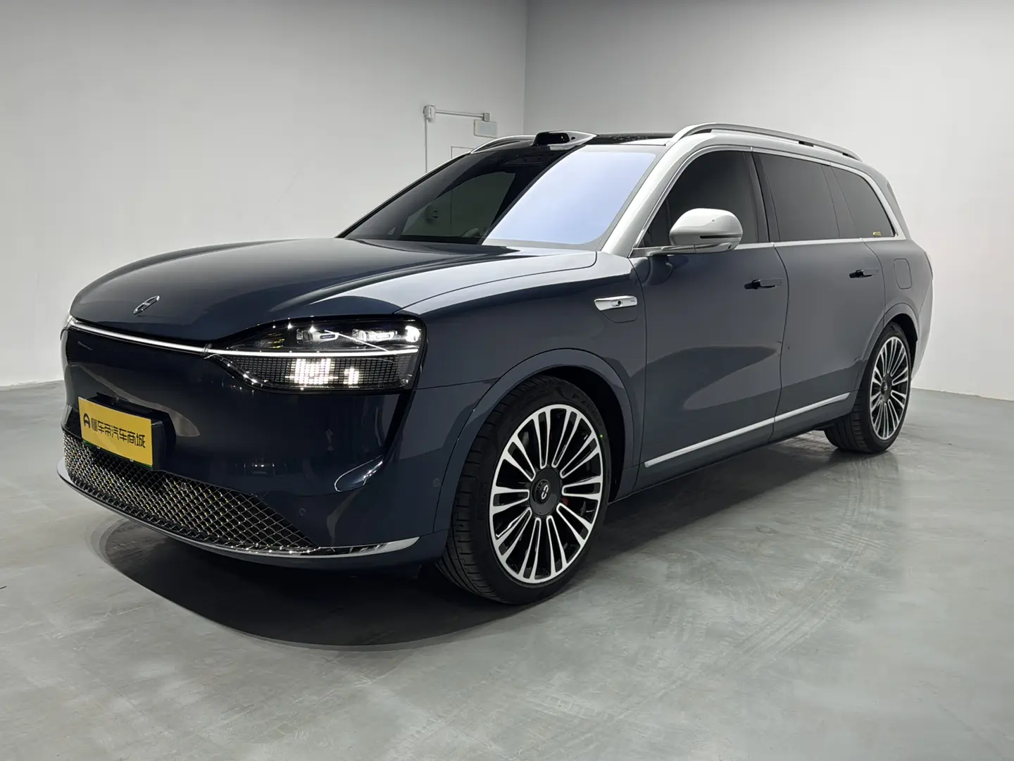 AITO M9 (Wenjie M9)  из Китая