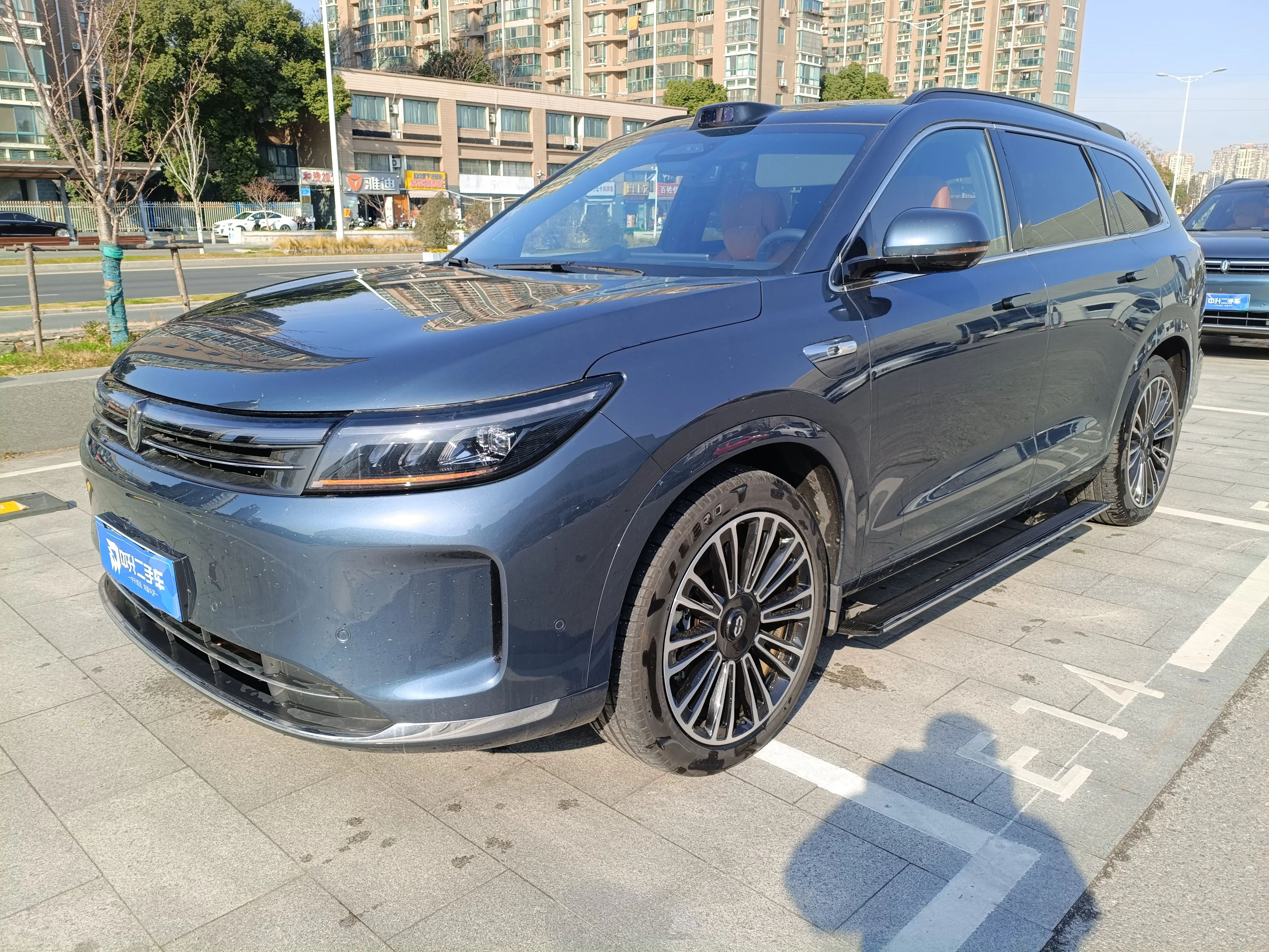 AITO M7 (Wenjie M7)  из Китая