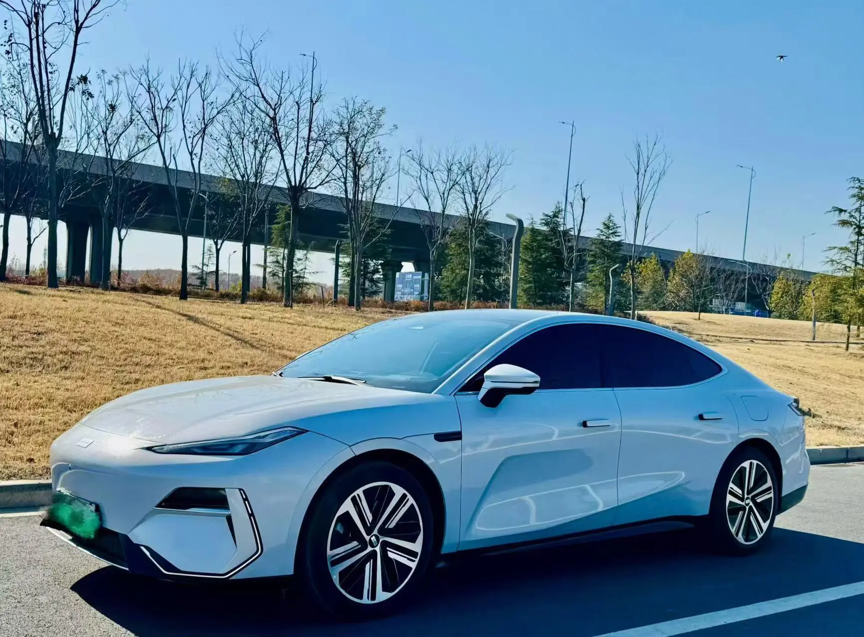 Geely Galaxy E8  из Китая