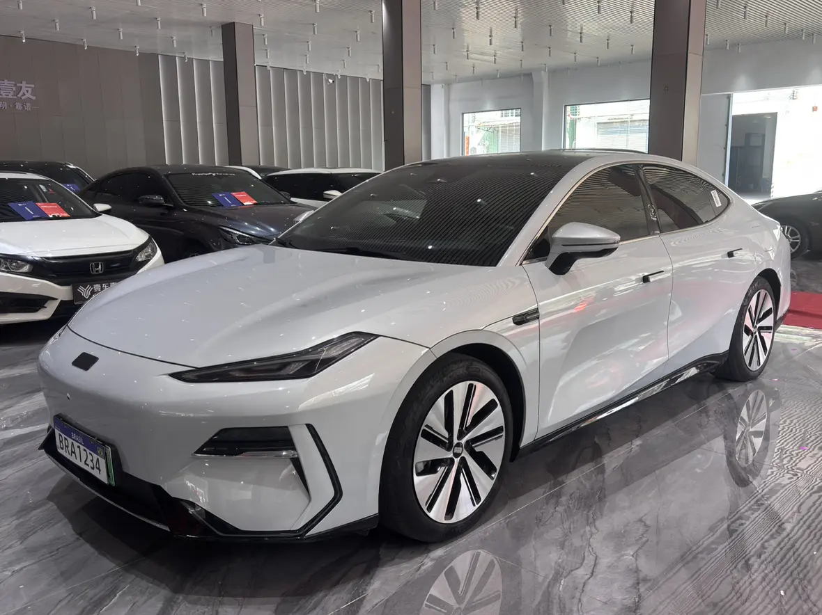 Geely Galaxy E8  из Китая