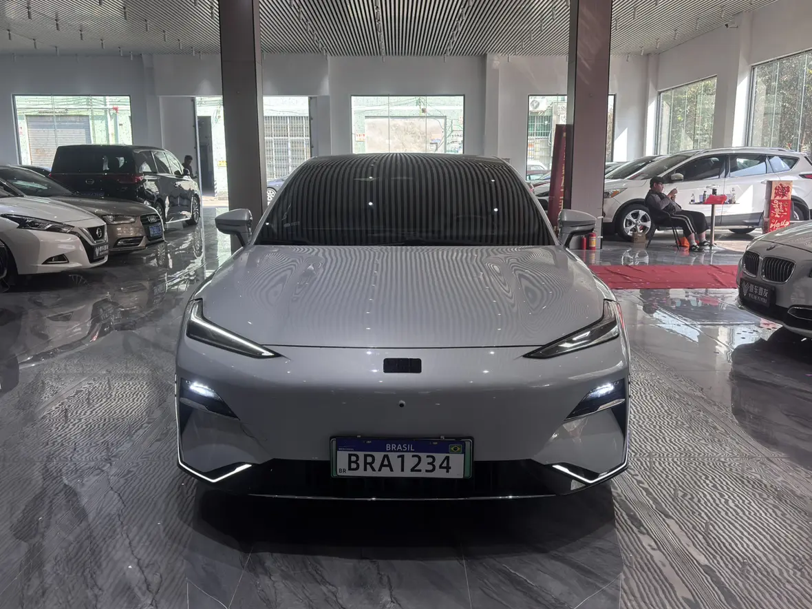 Geely Galaxy E8  из Китая