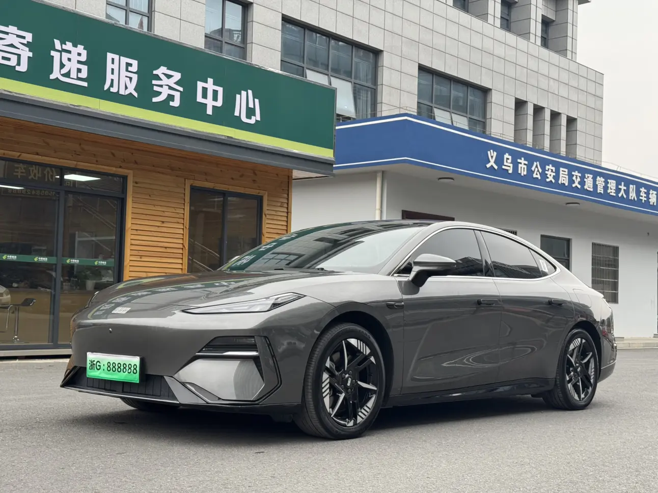 Geely Galaxy E8  из Китая