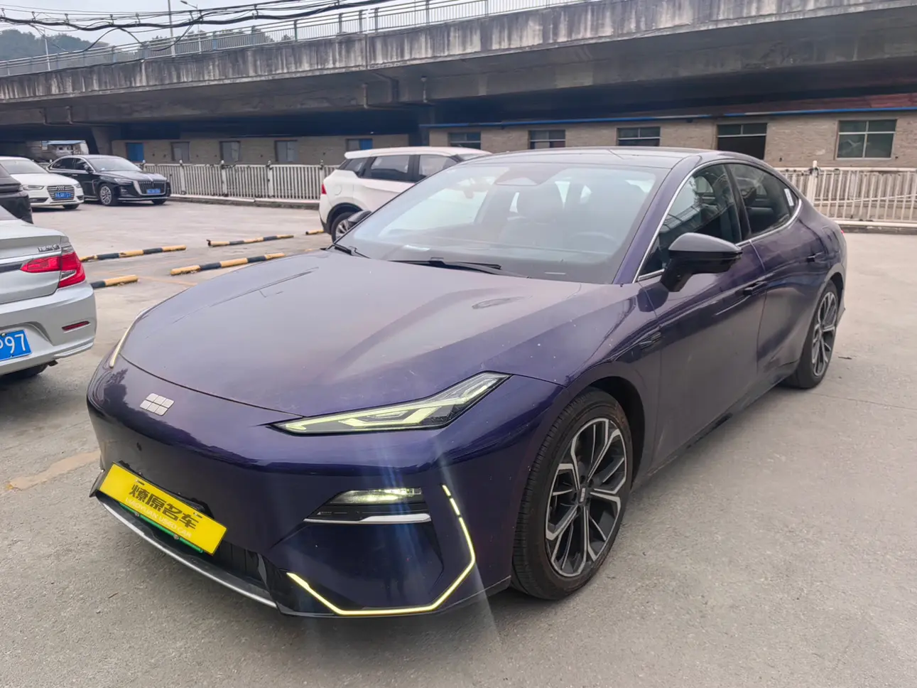 Geely Galaxy E8  из Китая