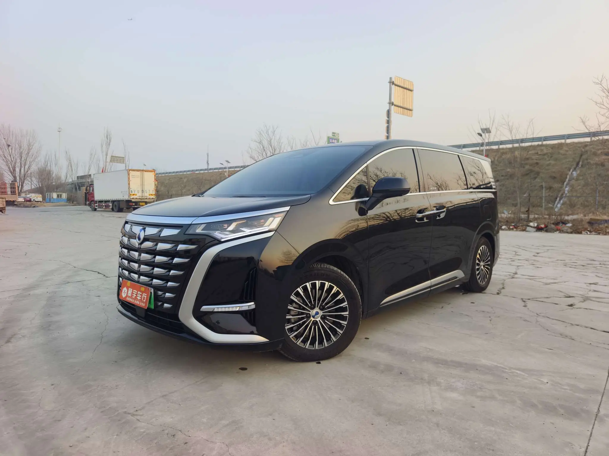 Denza D9 DM  из Китая