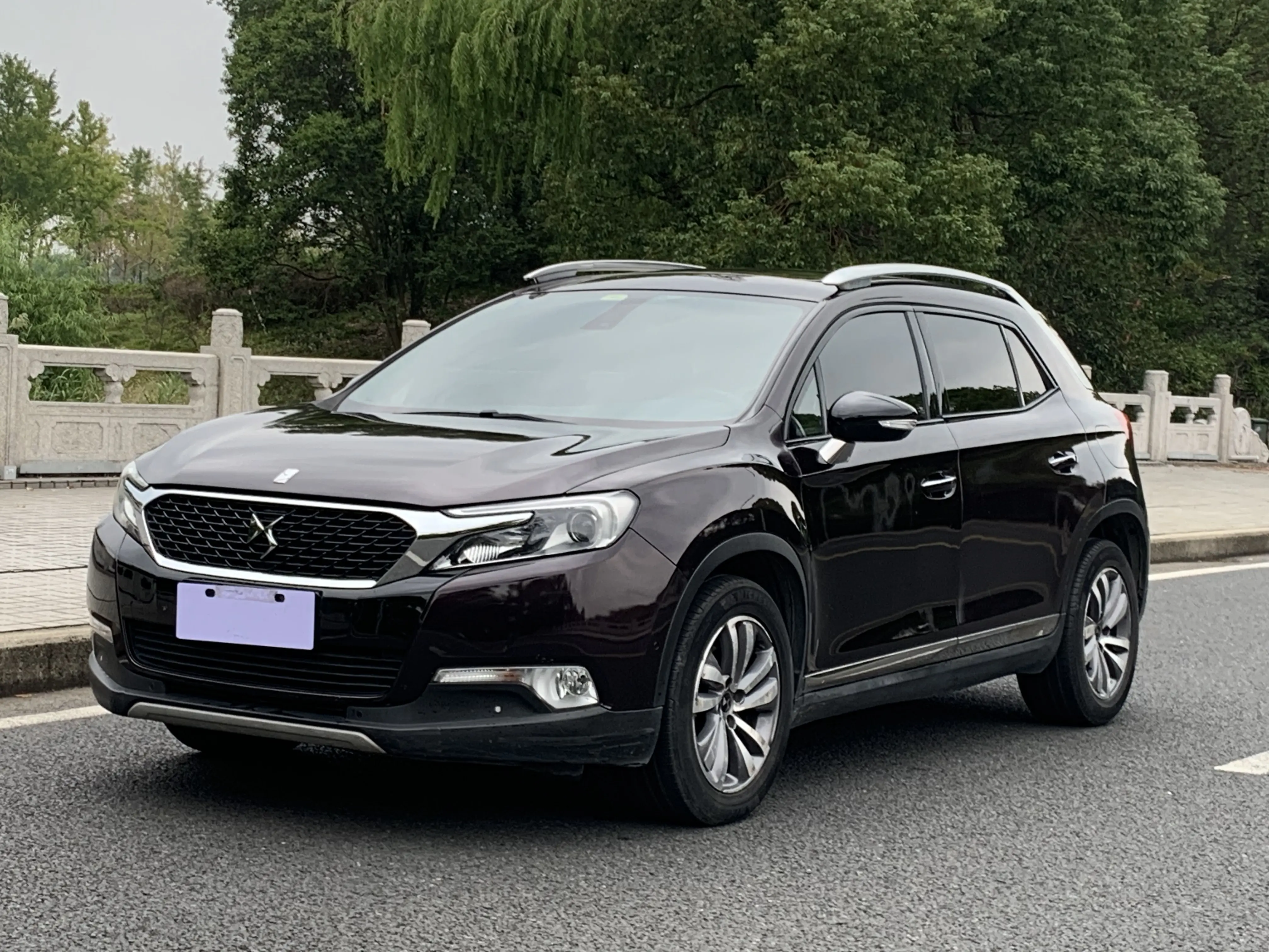 DS 6  из Китая