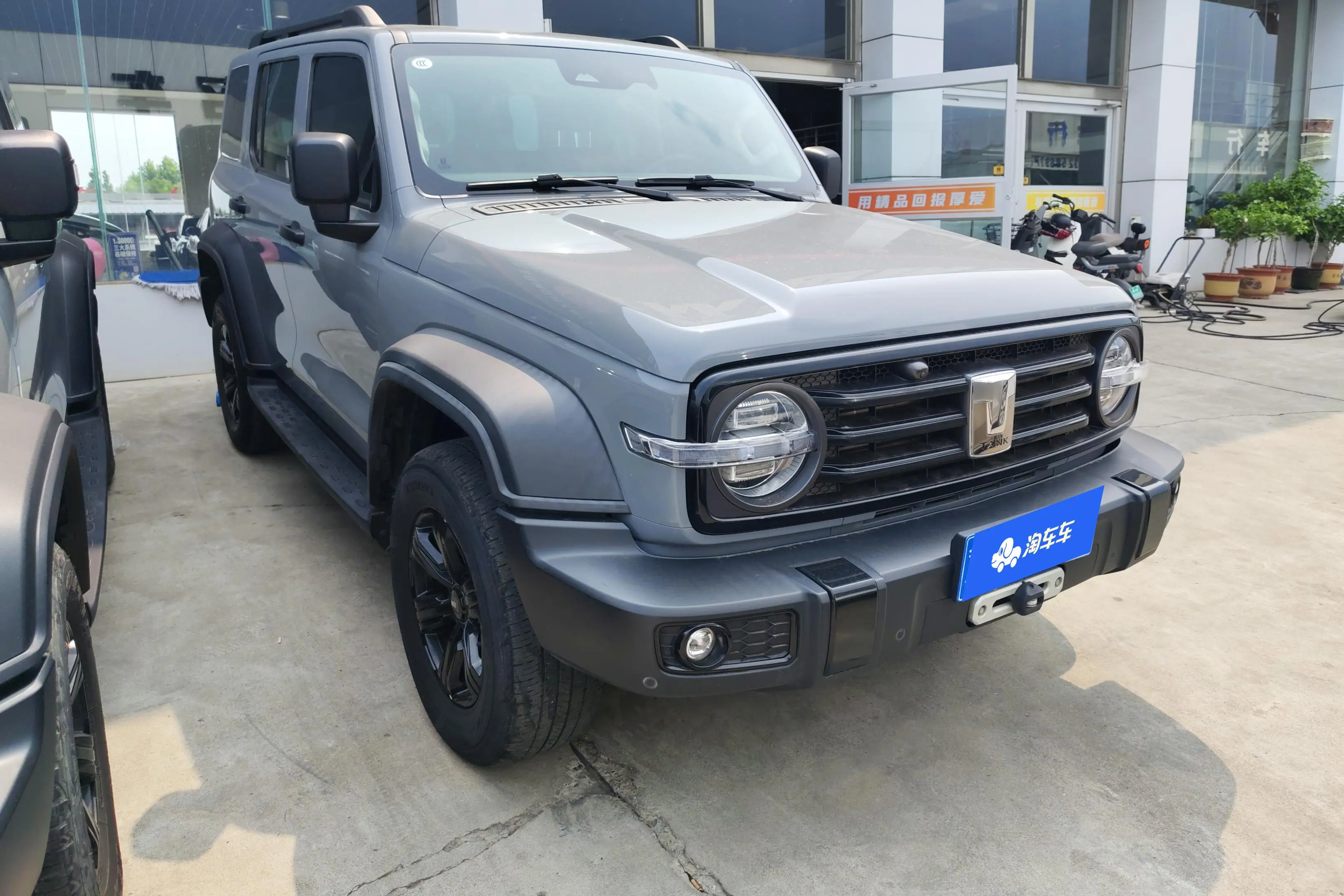 Tank 300  из Китая