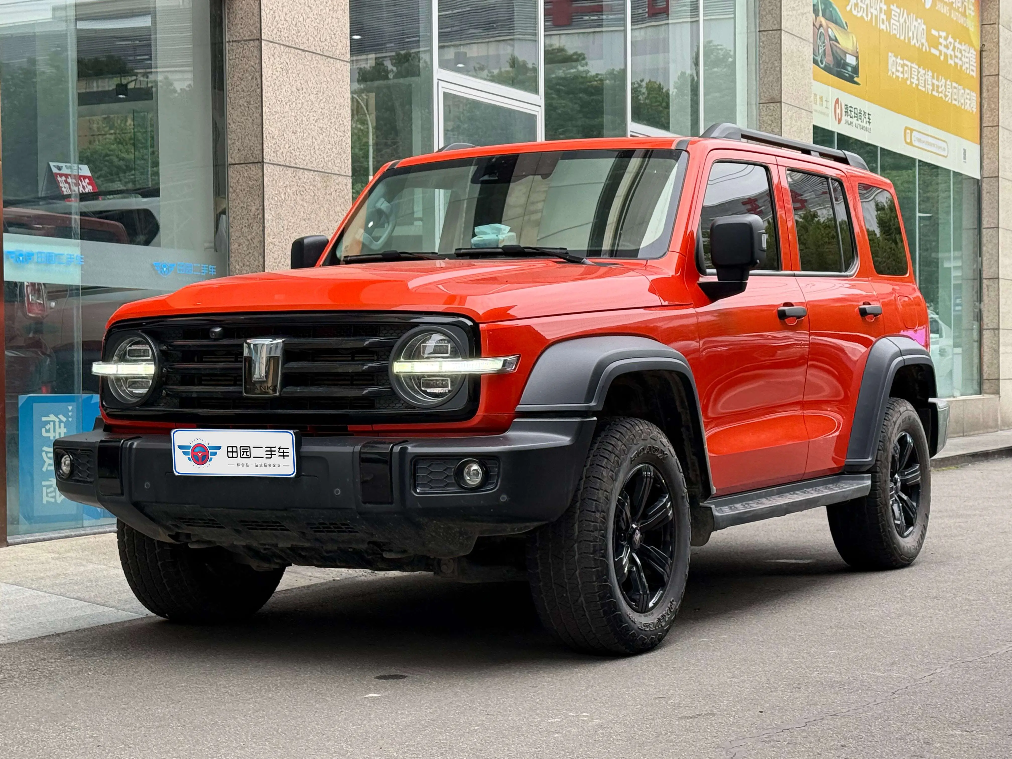 Tank 300  из Китая