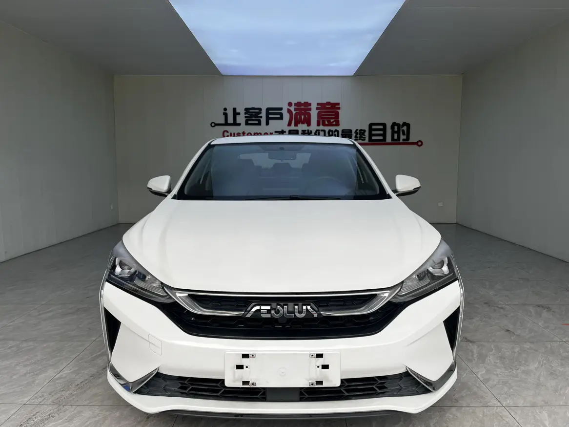 Dongfeng Yixuan  из Китая