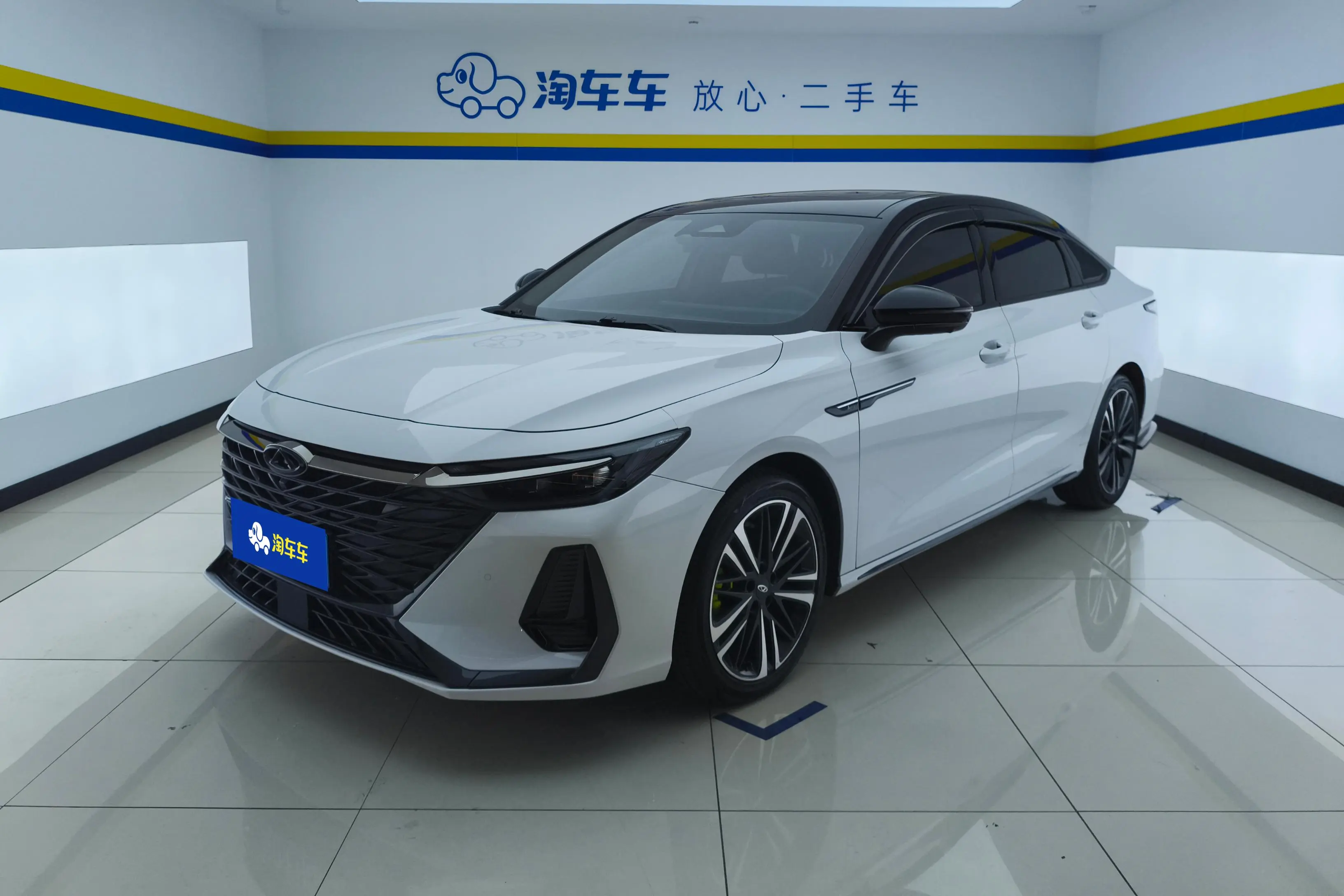 Chery Arrizo 8  из Китая