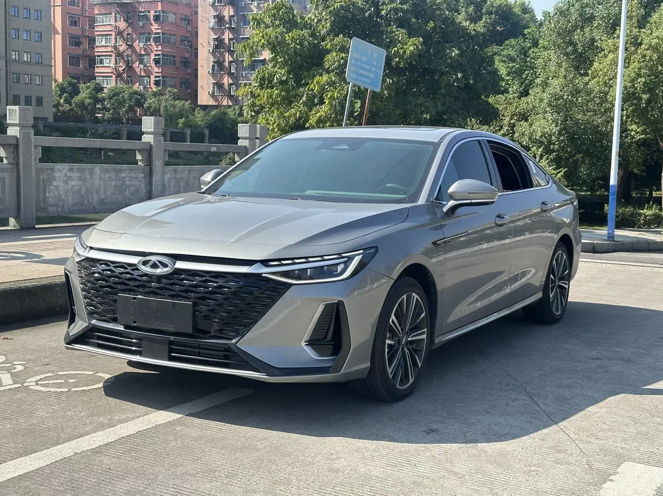 Chery Arrizo 8  из Китая