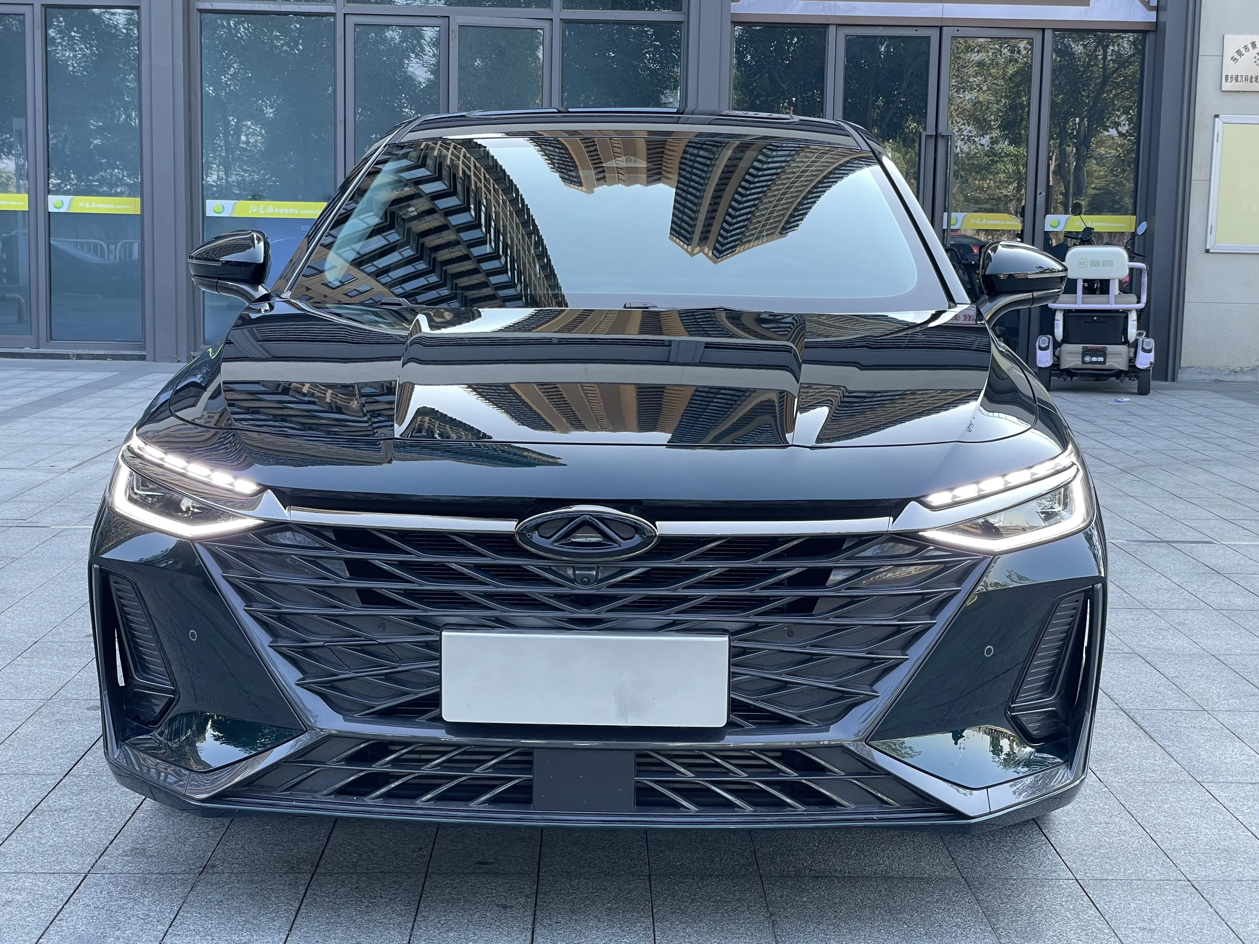 Chery Arrizo 8  из Китая