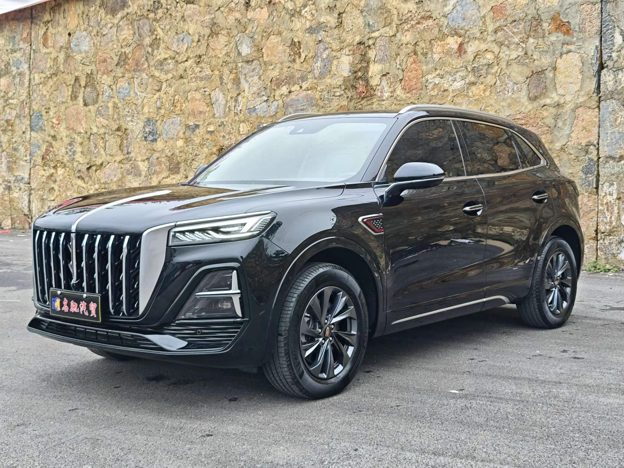 Hongqi HS5  из Китая