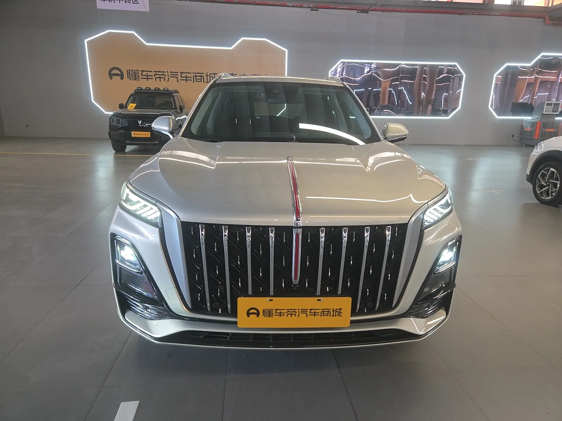 Hongqi HS5  из Китая