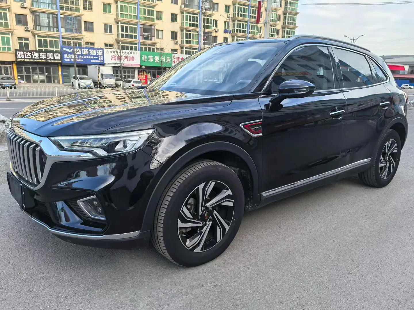 Hongqi HS5  из Китая